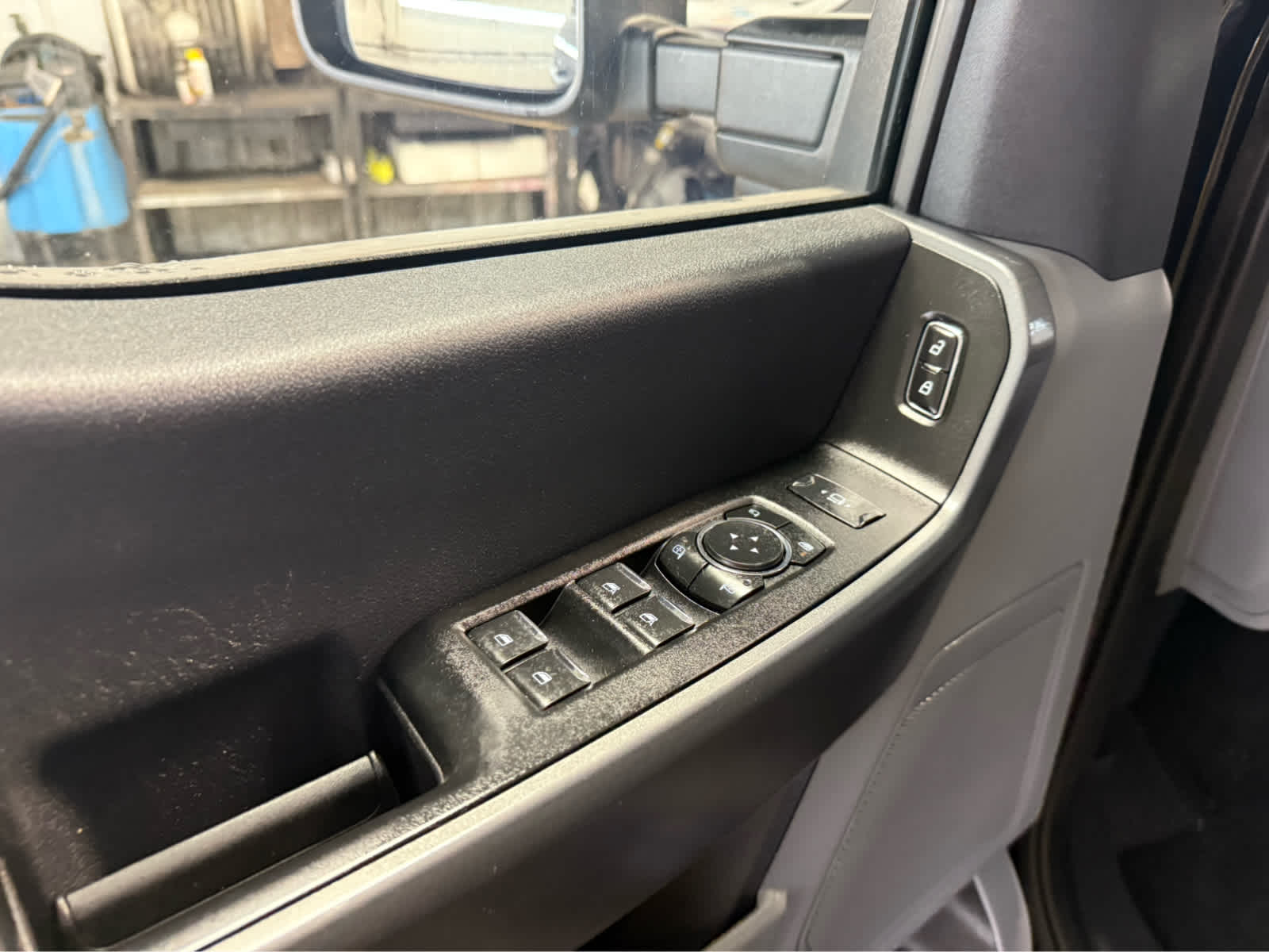2024 Ford Super Duty F-250 Pickup XLT - Antimatter Blue Metallic exterior view 11