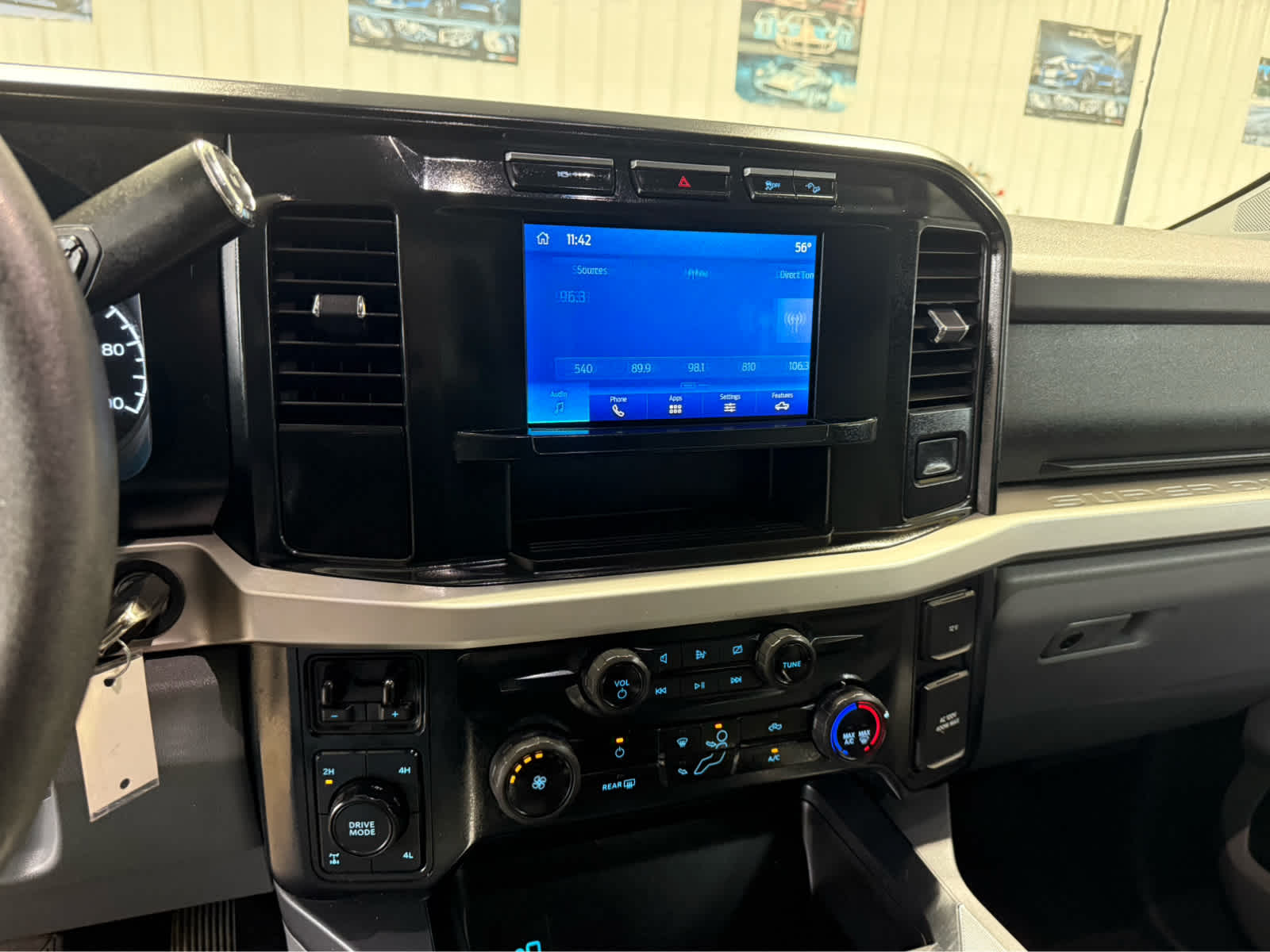 2024 Ford Super Duty F-250 Pickup XLT - Antimatter Blue Metallic exterior view 16