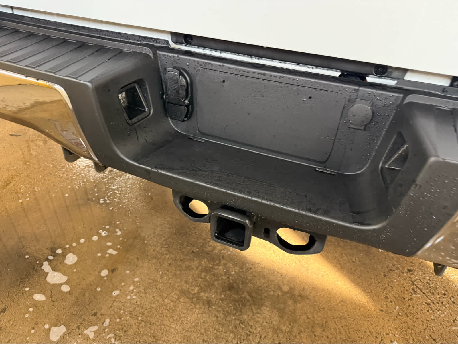 2026 Ford Super Duty F-250 SRW XLT - Oxford White exterior view 9