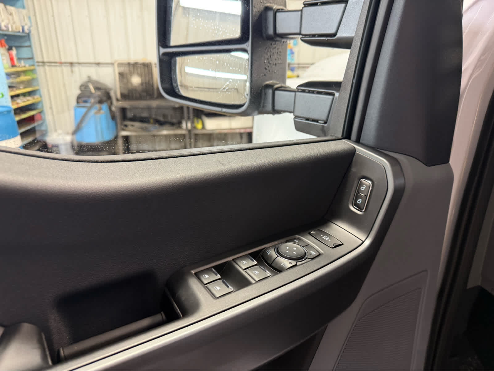 2026 Ford Super Duty F-250 SRW XLT - Oxford White exterior view 11