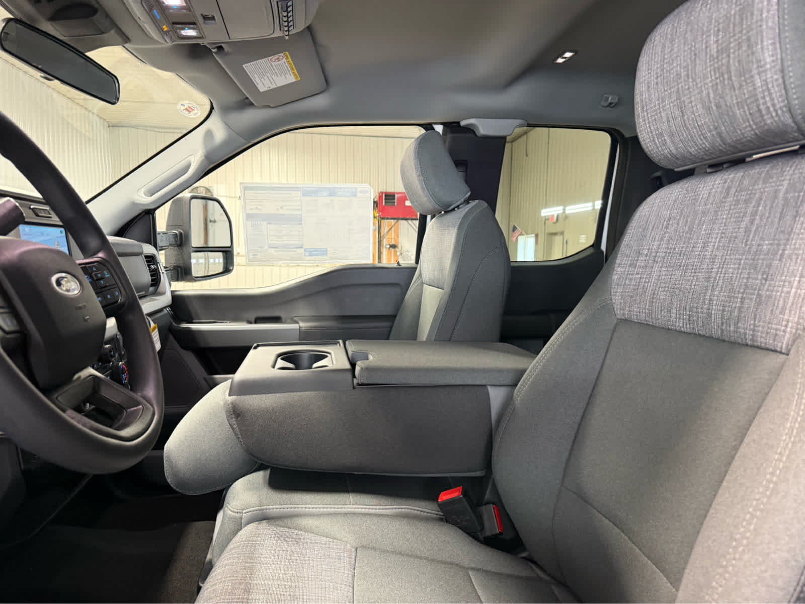 2026 Ford Super Duty F-250 SRW XLT - Oxford White exterior view 18