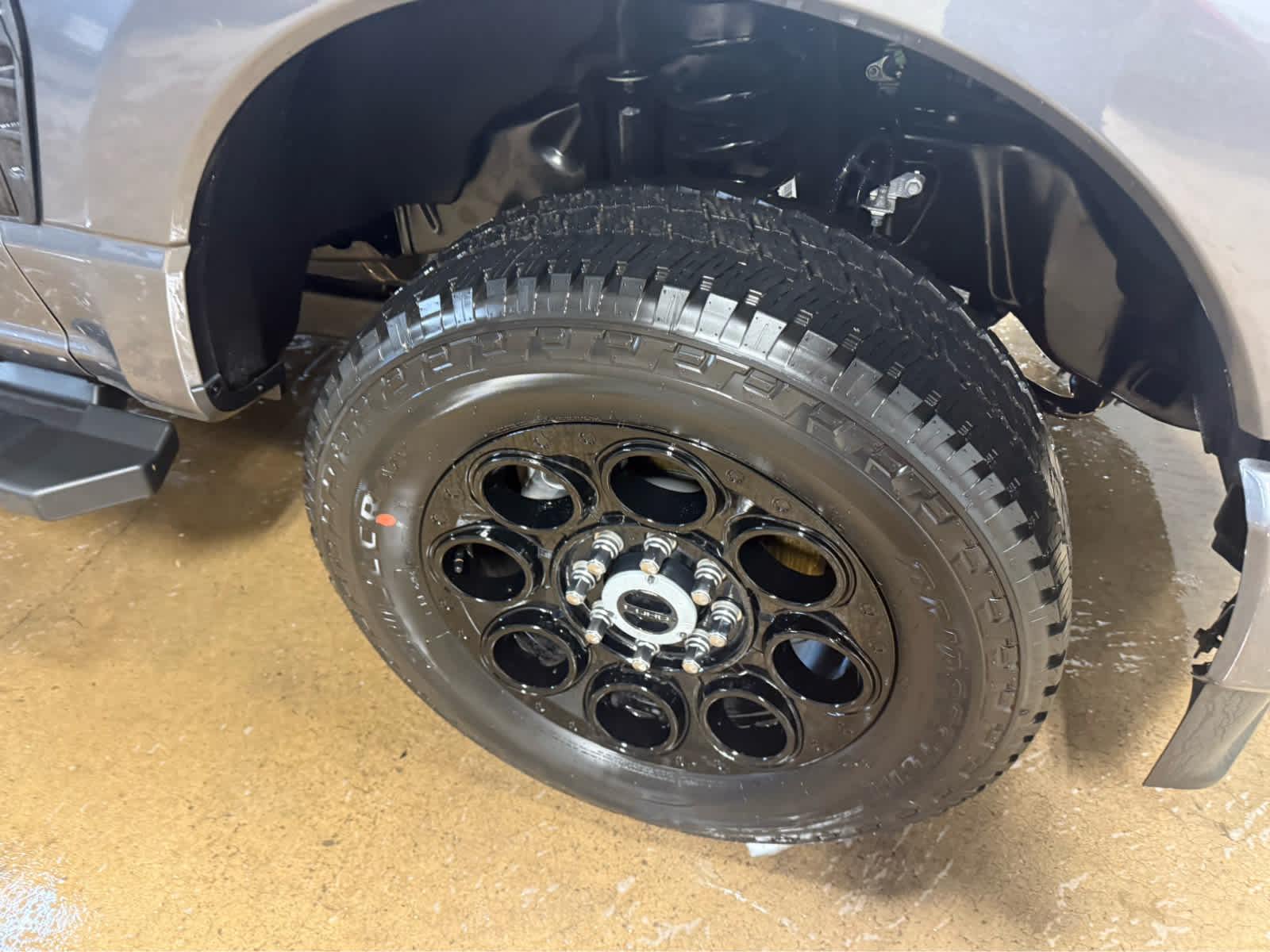 2026 Ford Super Duty F-250 SRW LARIAT - Carbonized Gray Metallic exterior view 4