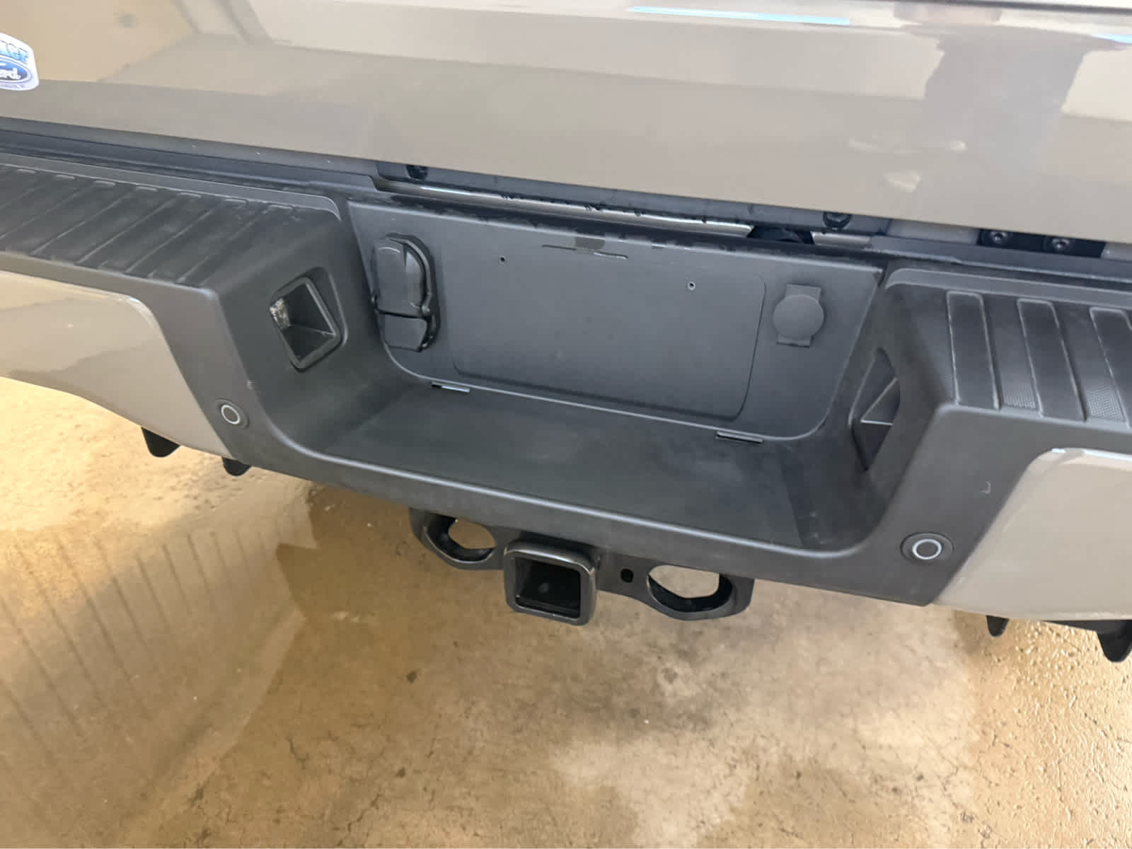 2026 Ford Super Duty F-350 SRW Pickup Platinum - Marsh Gray exterior view 8