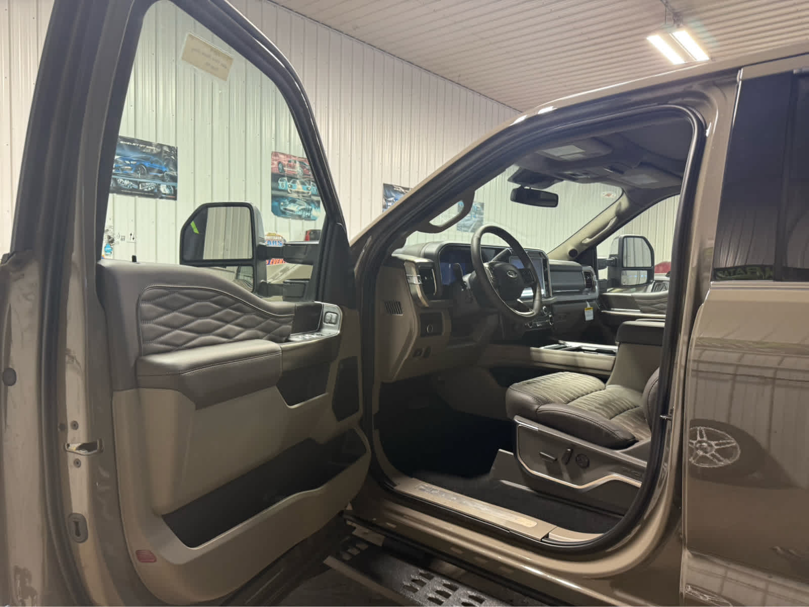 2026 Ford Super Duty F-350 SRW Pickup Platinum - Marsh Gray exterior view 11