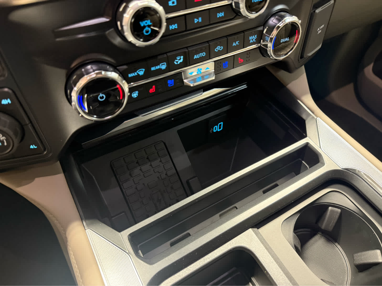 2026 Ford Super Duty F-350 SRW Pickup Platinum - Marsh Gray exterior view 19