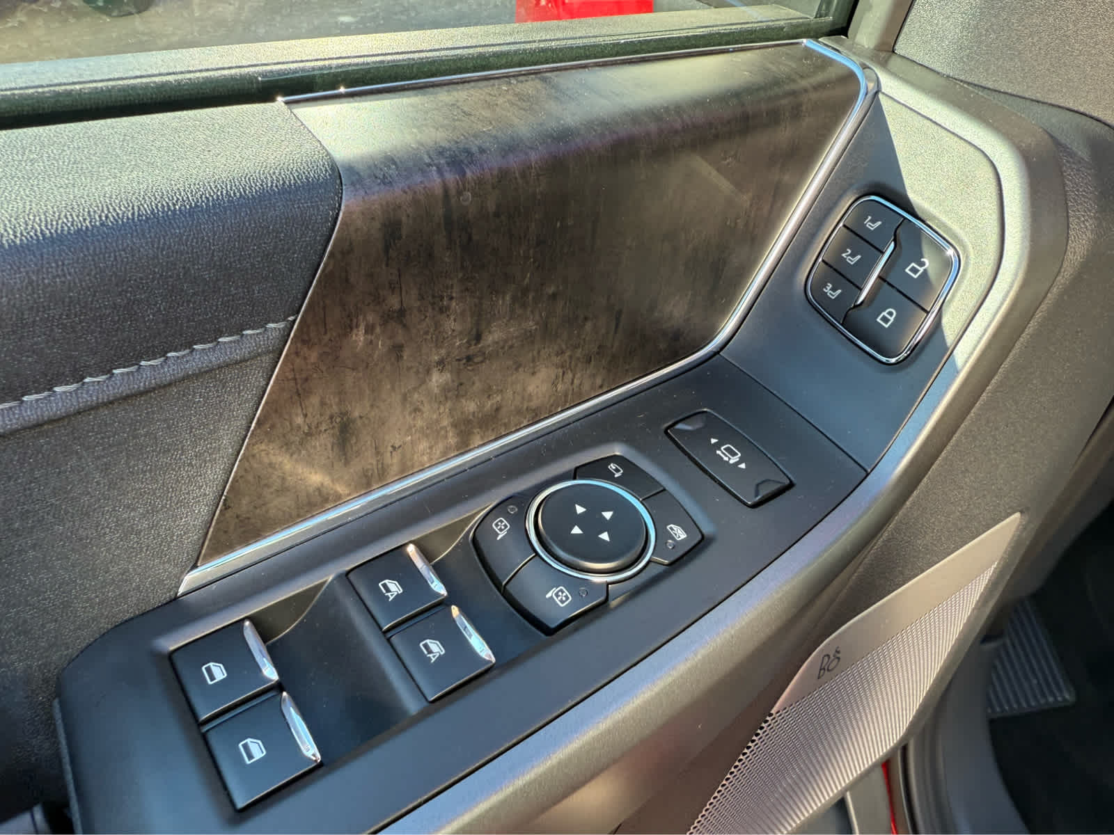 2026 Ford Super Duty F-350 SRW LARIAT - Ruby Red Metallic Tinted Clearcoat exterior view 12