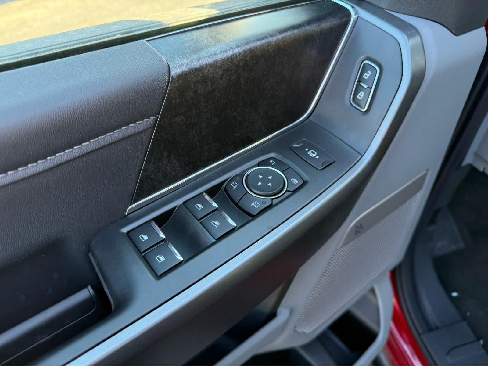 2025 Ford Super Duty F-350 SRW XLT - Ruby Red Metallic Tinted Clearcoat exterior view 12