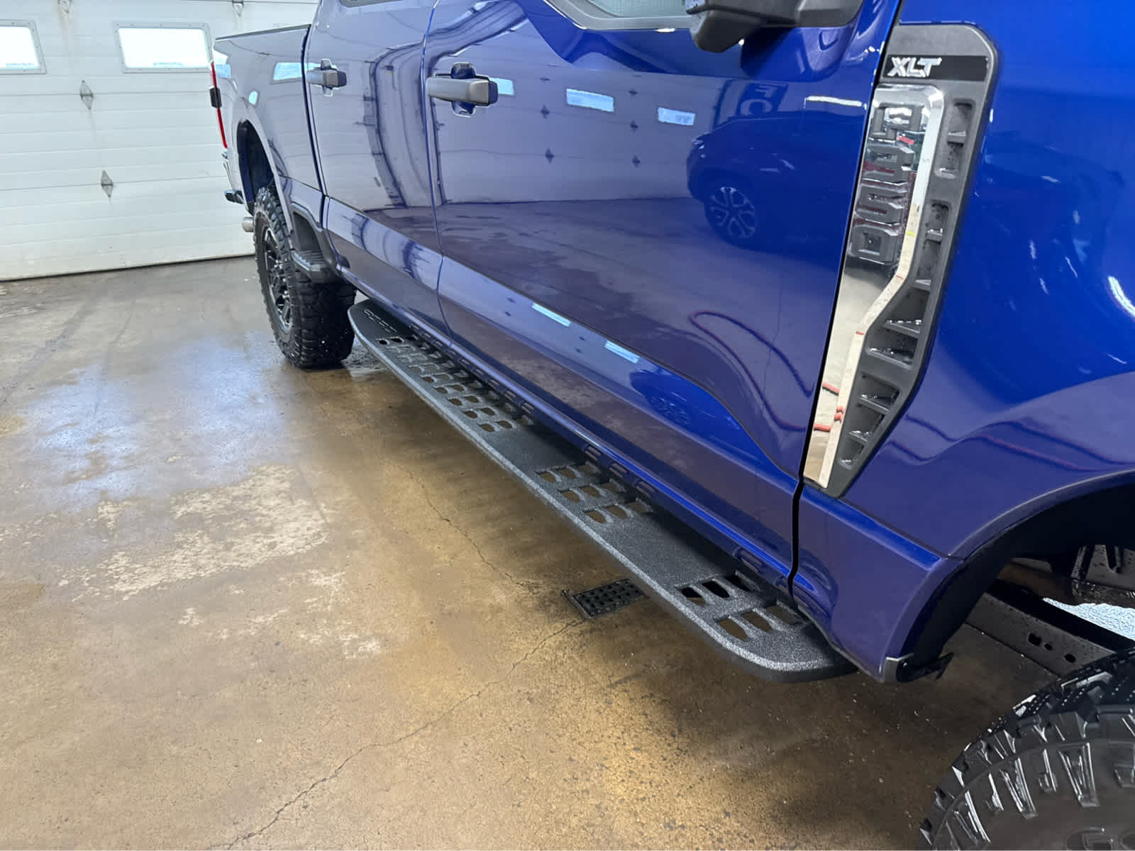 2026 Ford Super Duty F-350 SRW XLT - Argon Blue Metallic exterior view 5