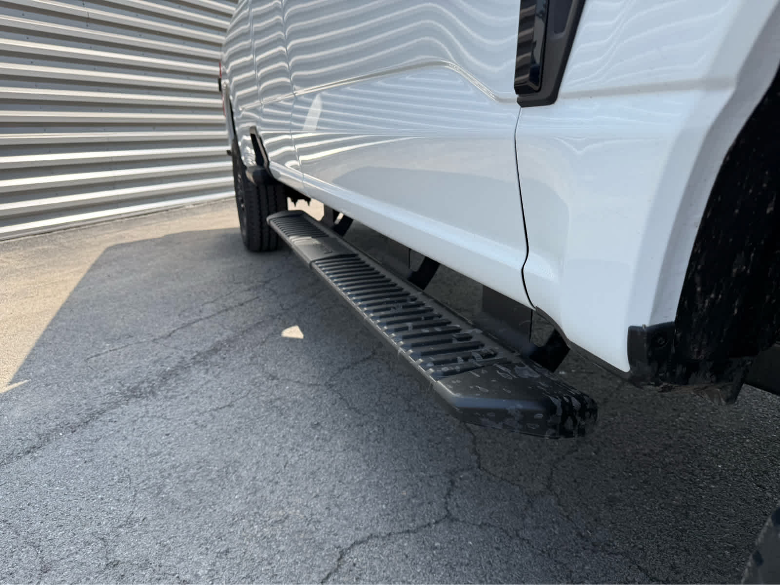 2025 Ford Super Duty F-350 SRW XL - Oxford White exterior view 5
