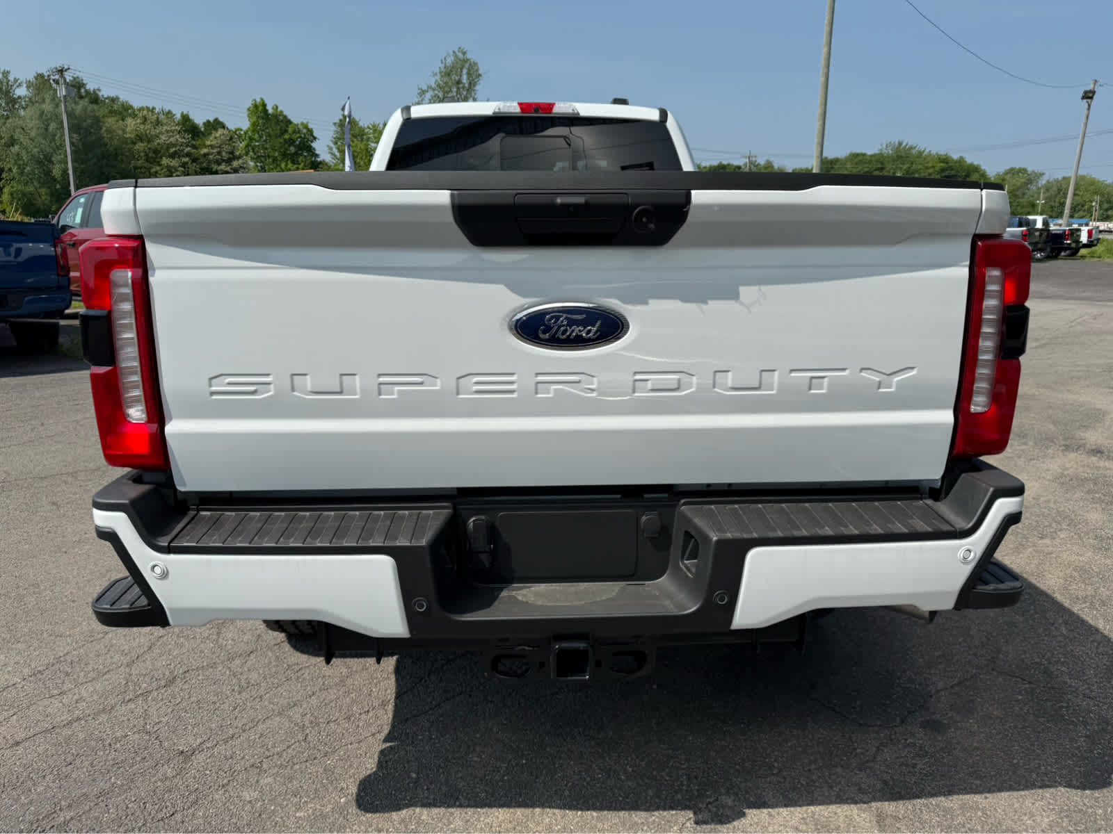 2025 Ford Super Duty F-350 SRW XL - Oxford White exterior view 8