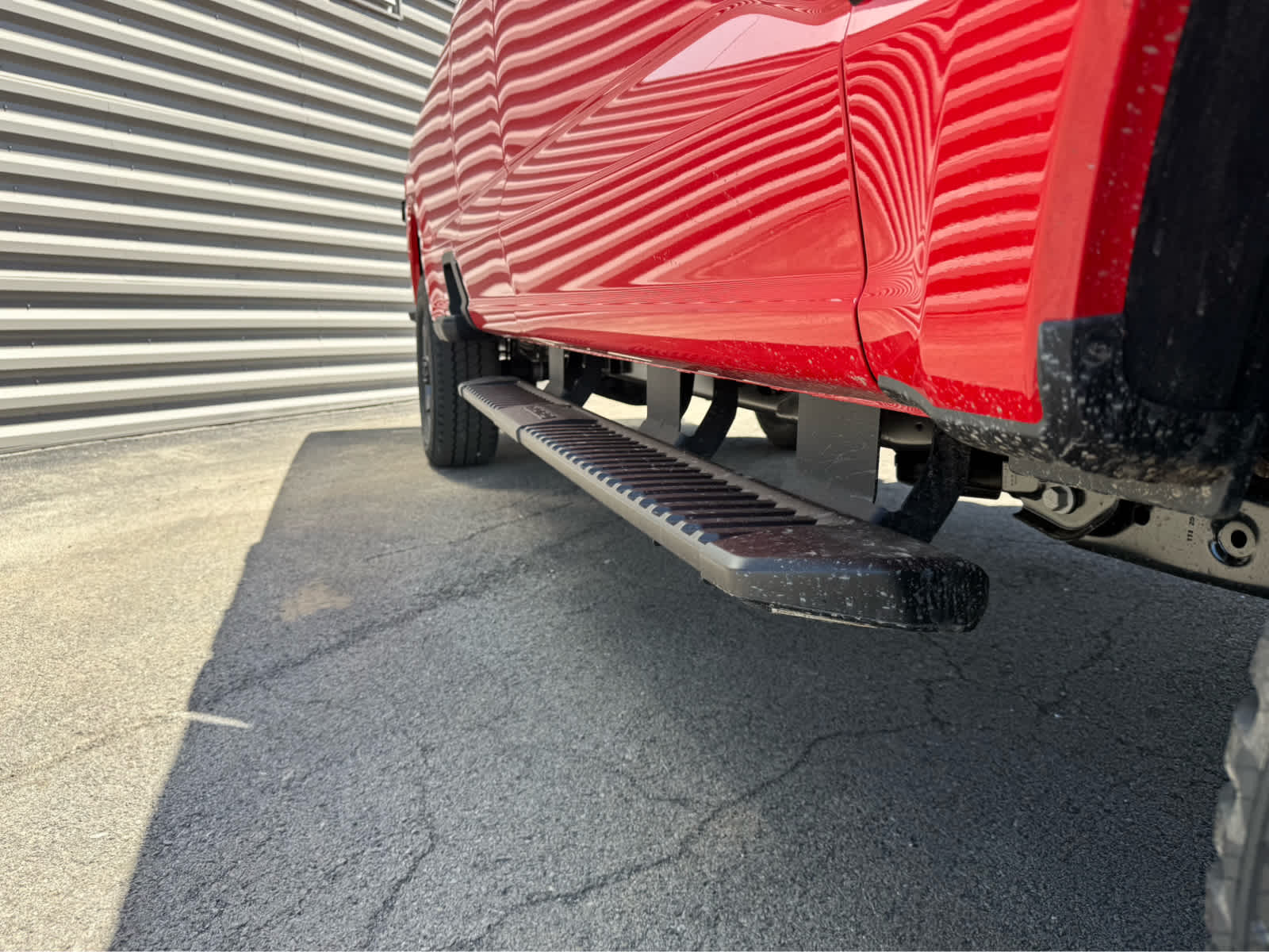 2025 Ford Super Duty F-350 SRW XL - Race Red exterior view 5