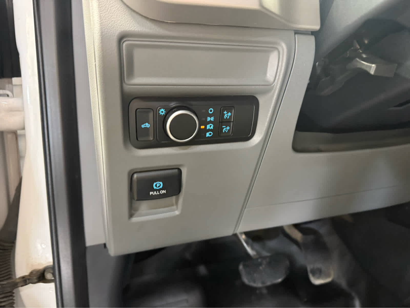 2021 Ford F-150 XL - Oxford White exterior view 14