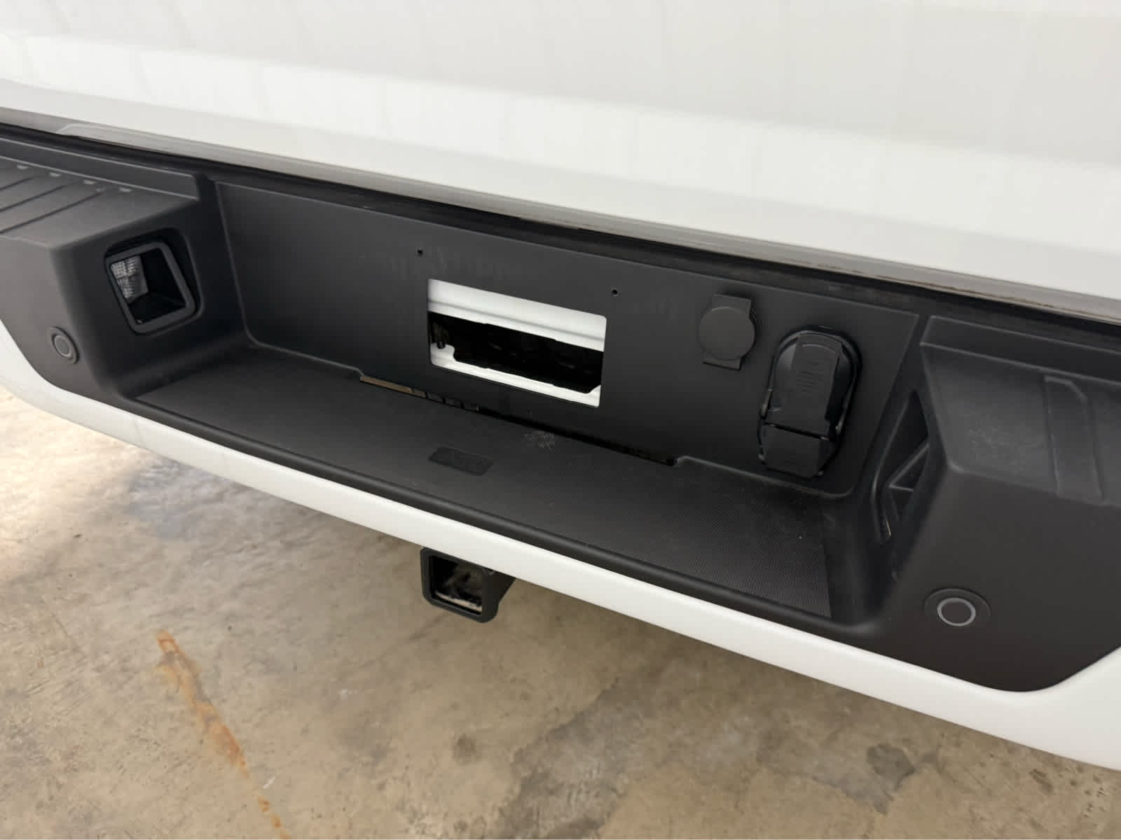 2025 Ford F-150 STX - Oxford White exterior view 7