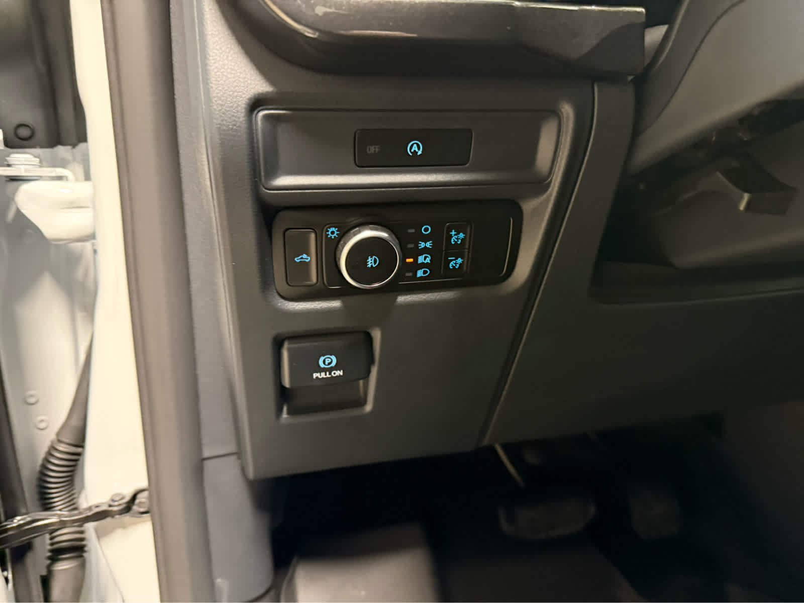 2025 Ford F-150 STX - Oxford White exterior view 11