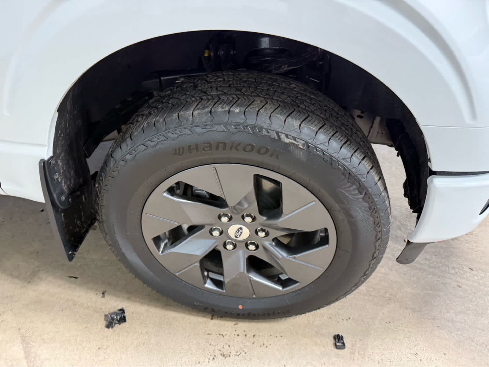 2025 Ford F-150 STX - Oxford White exterior view 4