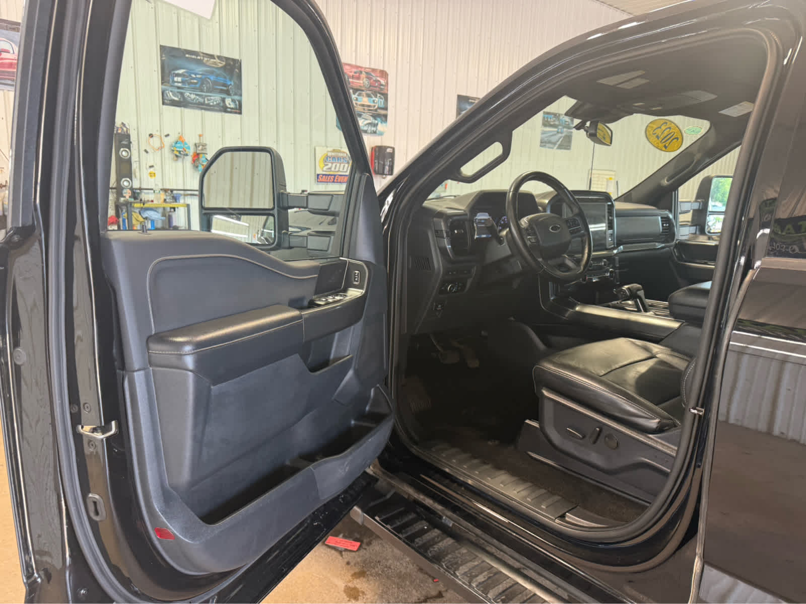 2023 Ford F-150 XLT - Agate Black Metallic exterior view 11