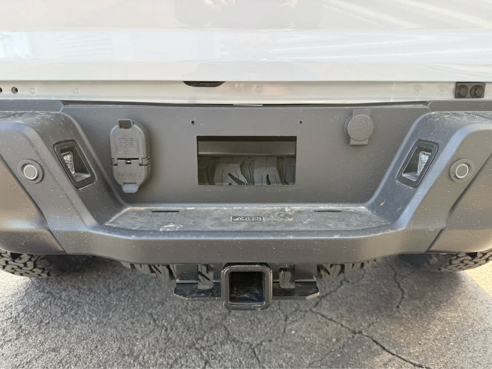 2025 Ford F-150 Raptor - Space White Metallic exterior view 9