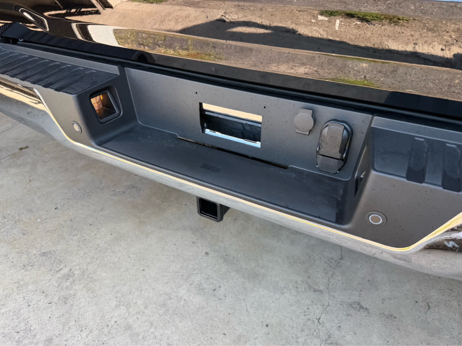 2026 Ford F-150 XLT - Agate Black Metallic exterior view 9