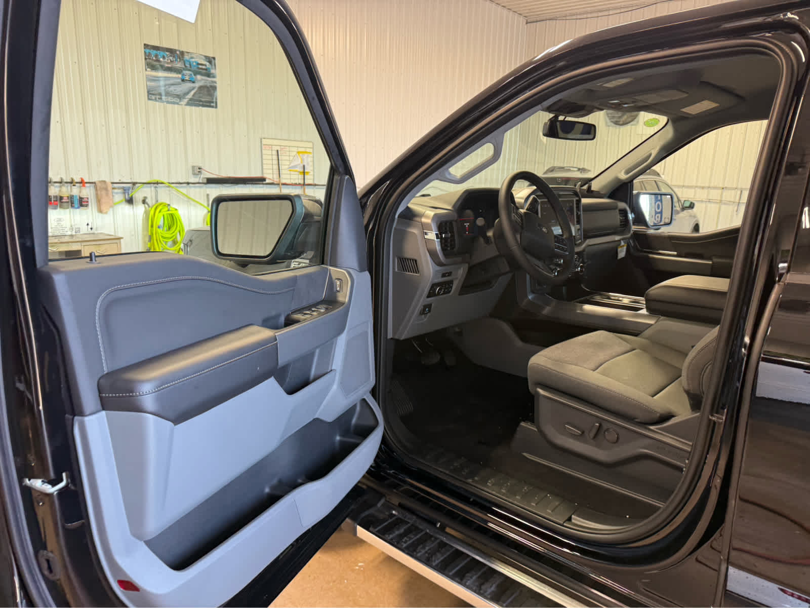 2026 Ford F-150 XLT - Agate Black Metallic exterior view 11