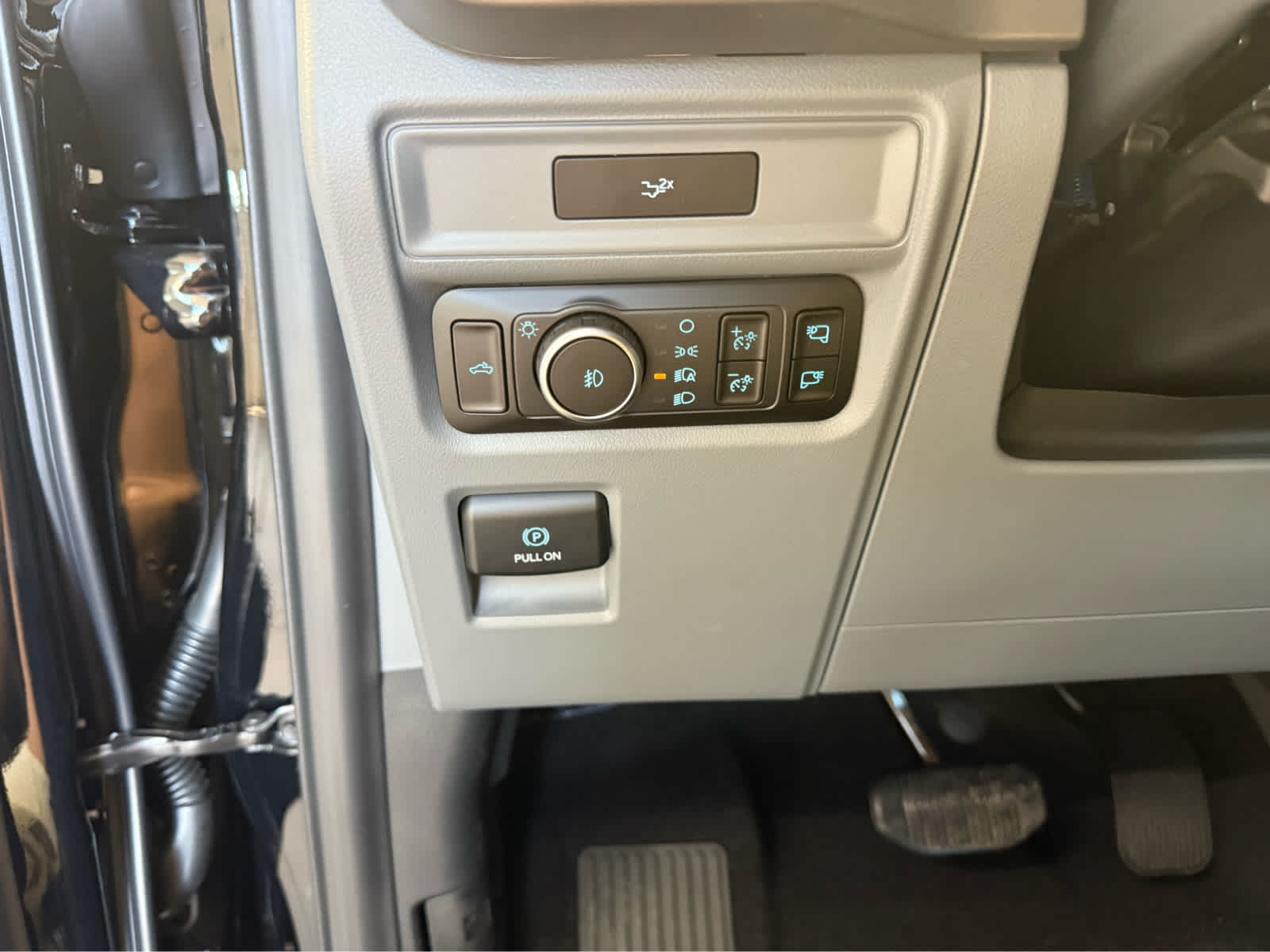 2026 Ford F-150 XLT - Agate Black Metallic exterior view 16