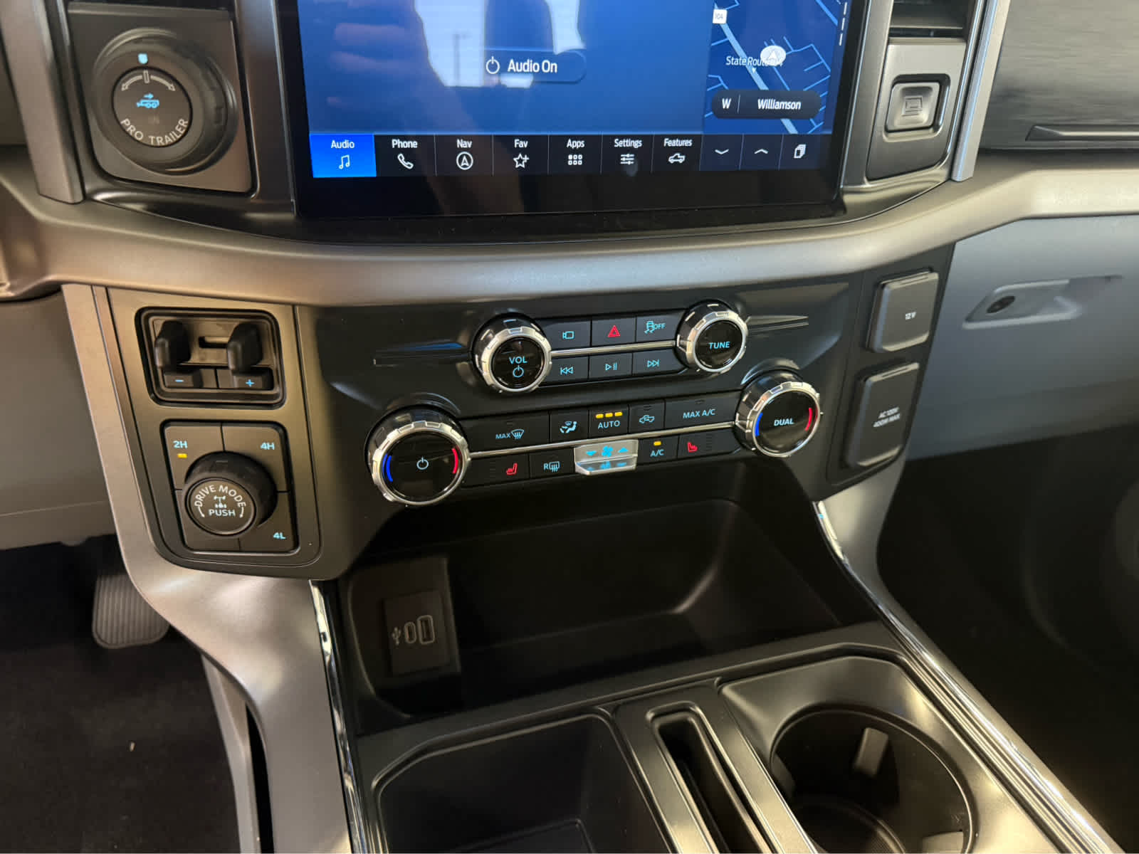 2026 Ford F-150 XLT - Agate Black Metallic exterior view 19