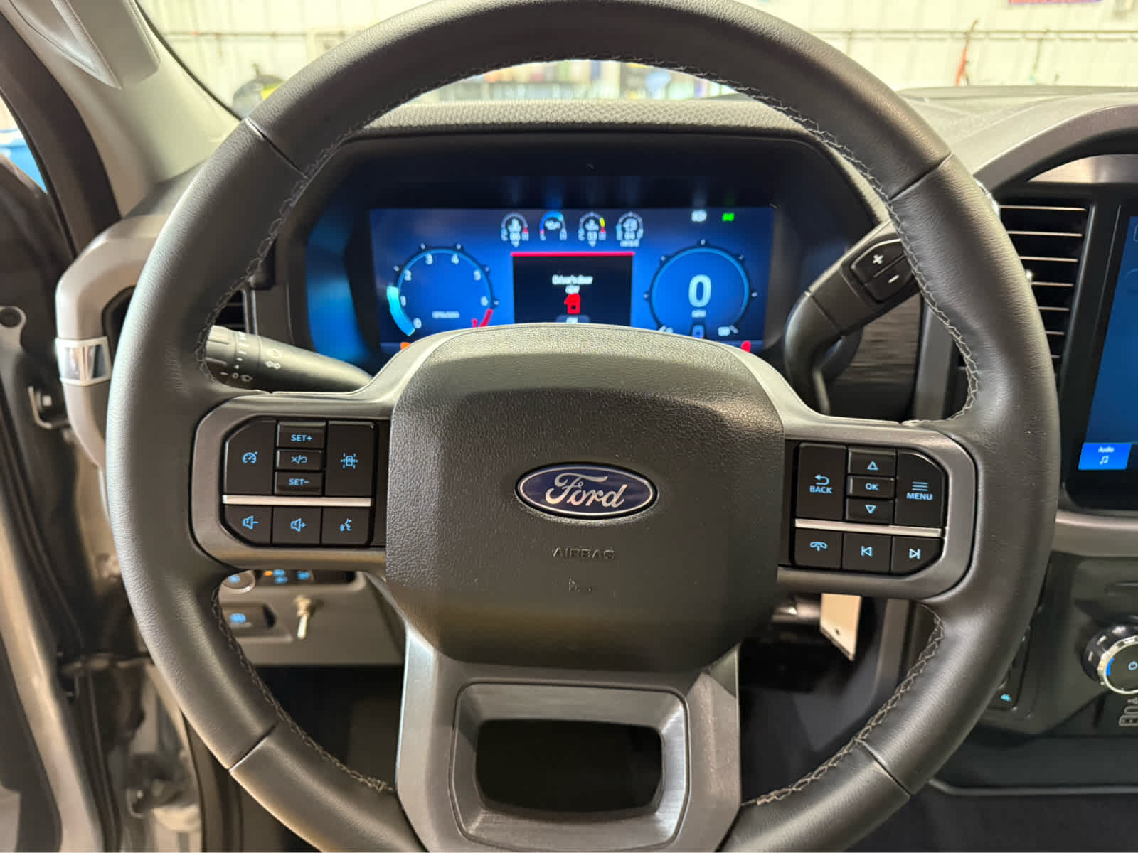 2025 Ford F-150 XLT - Iconic Silver Metallic exterior view 12