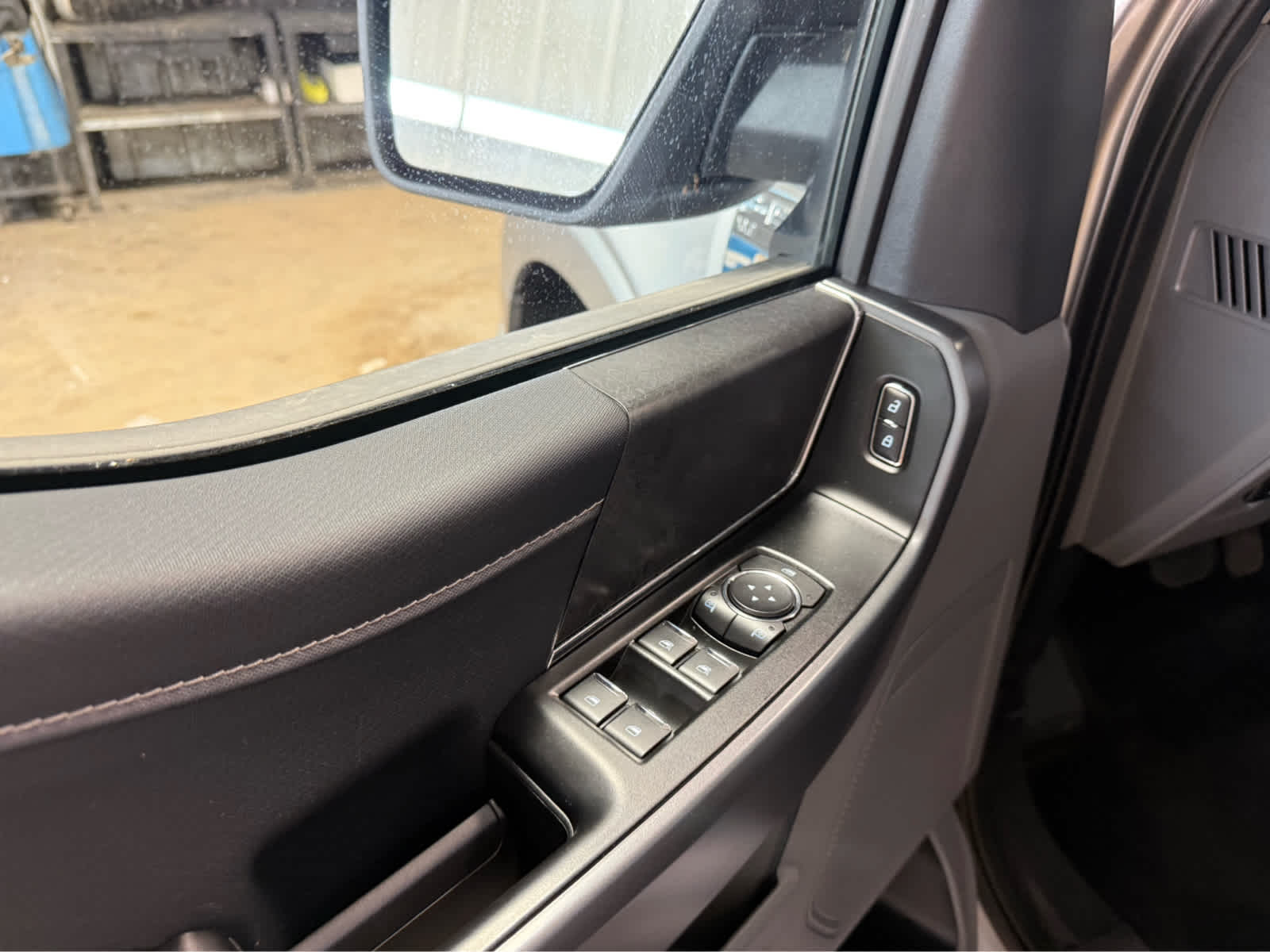 2025 Ford F-150 XLT - Iconic Silver Metallic exterior view 10