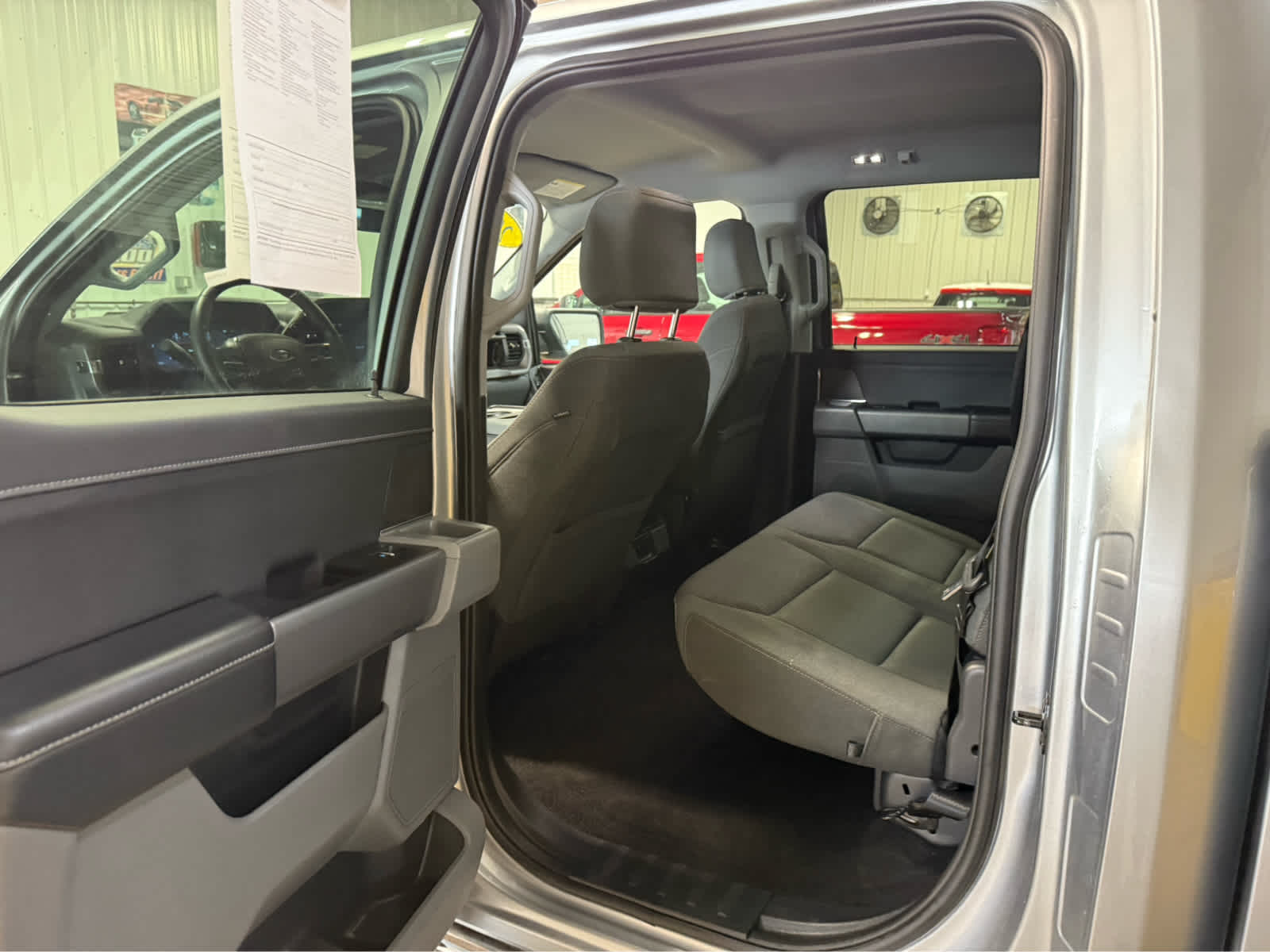 2025 Ford F-150 XLT - Iconic Silver Metallic exterior view 18