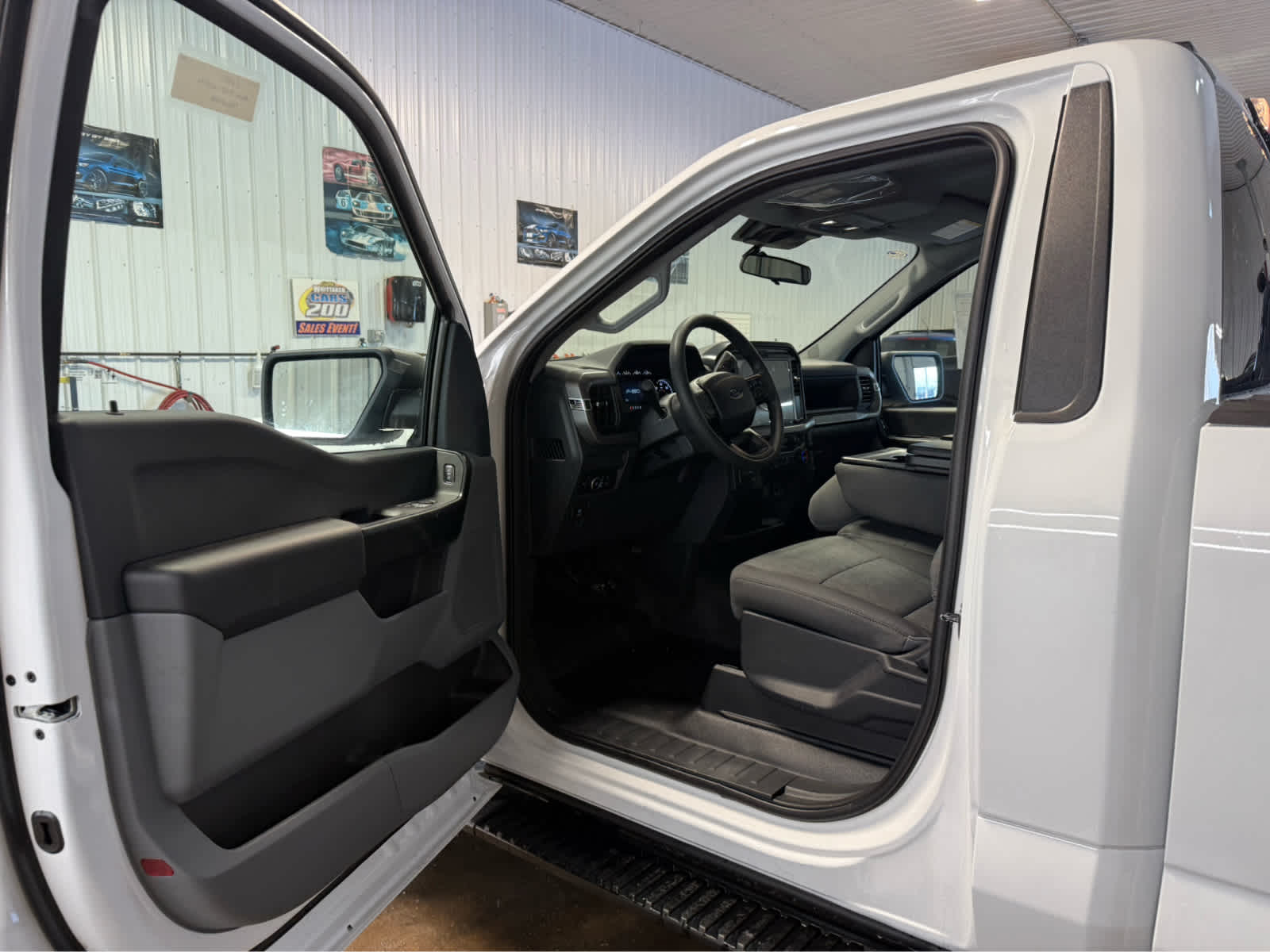 2026 Ford F-150 XL - Oxford White exterior view 9