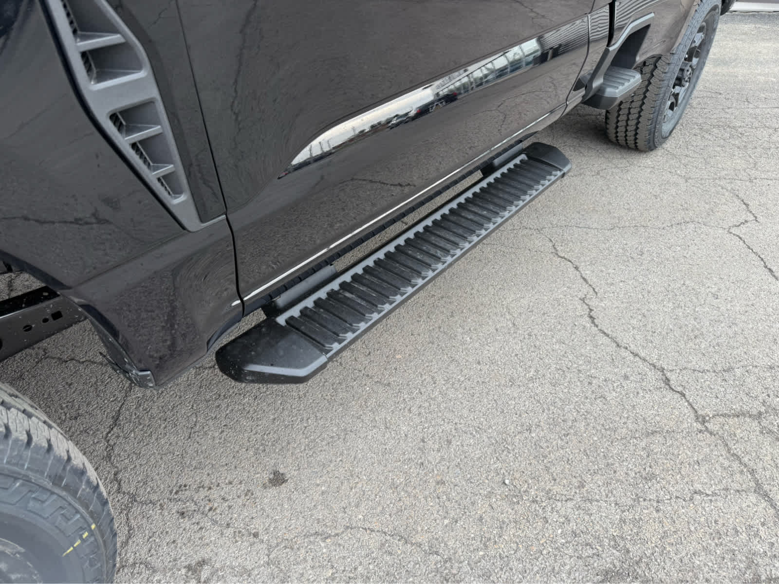 2025 Ford Super Duty F-350 SRW XL - Agate Black Metallic exterior view 5