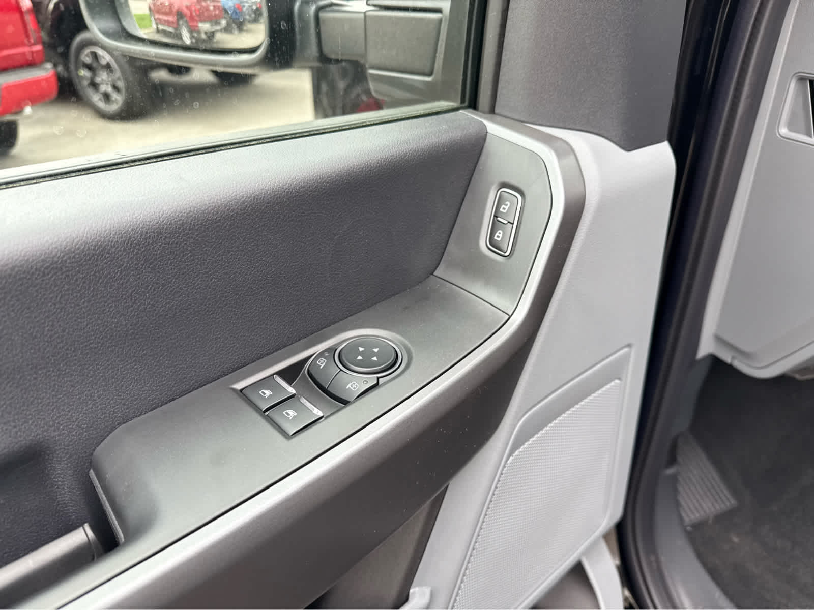 2025 Ford Super Duty F-350 SRW XL - Agate Black Metallic exterior view 14