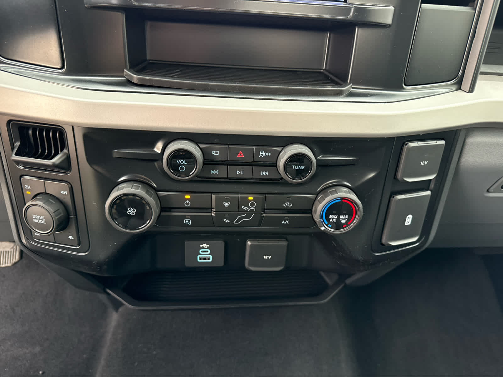 2025 Ford Super Duty F-350 SRW XL - Agate Black Metallic exterior view 20