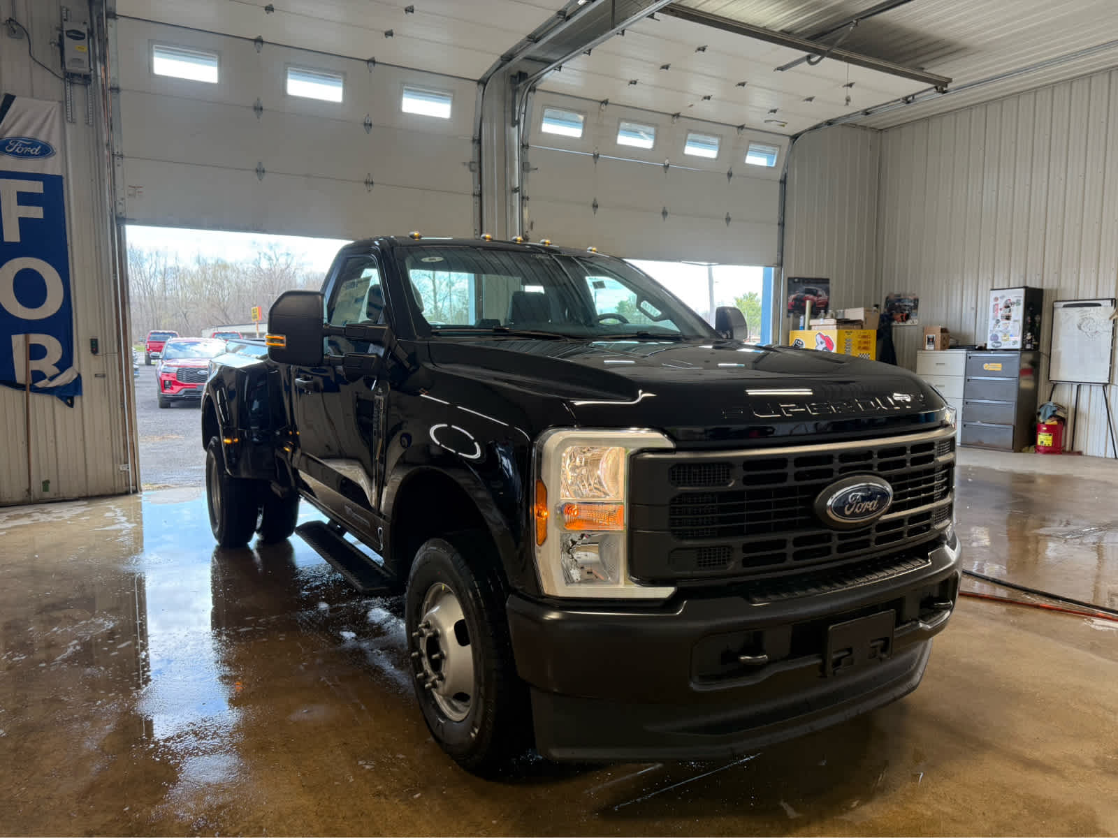 2026 Ford Super Duty F-350 DRW XL - AGATE BLACK exterior view 2