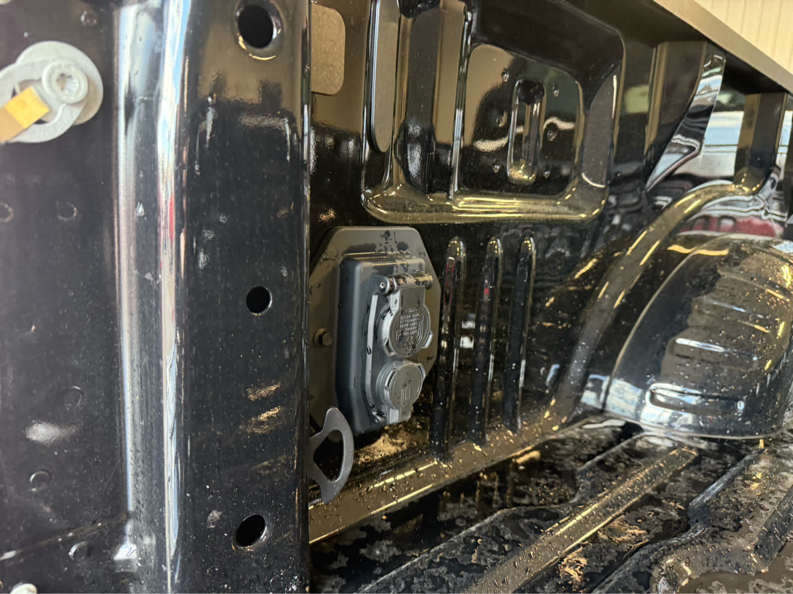 2026 Ford Super Duty F-350 DRW XL - AGATE BLACK exterior view 9