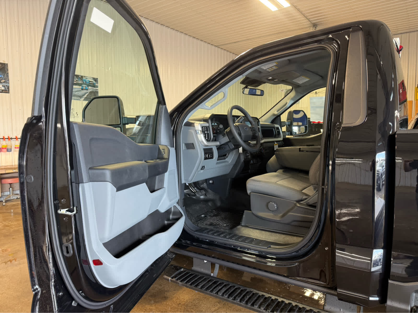 2026 Ford Super Duty F-350 DRW XL - AGATE BLACK exterior view 10