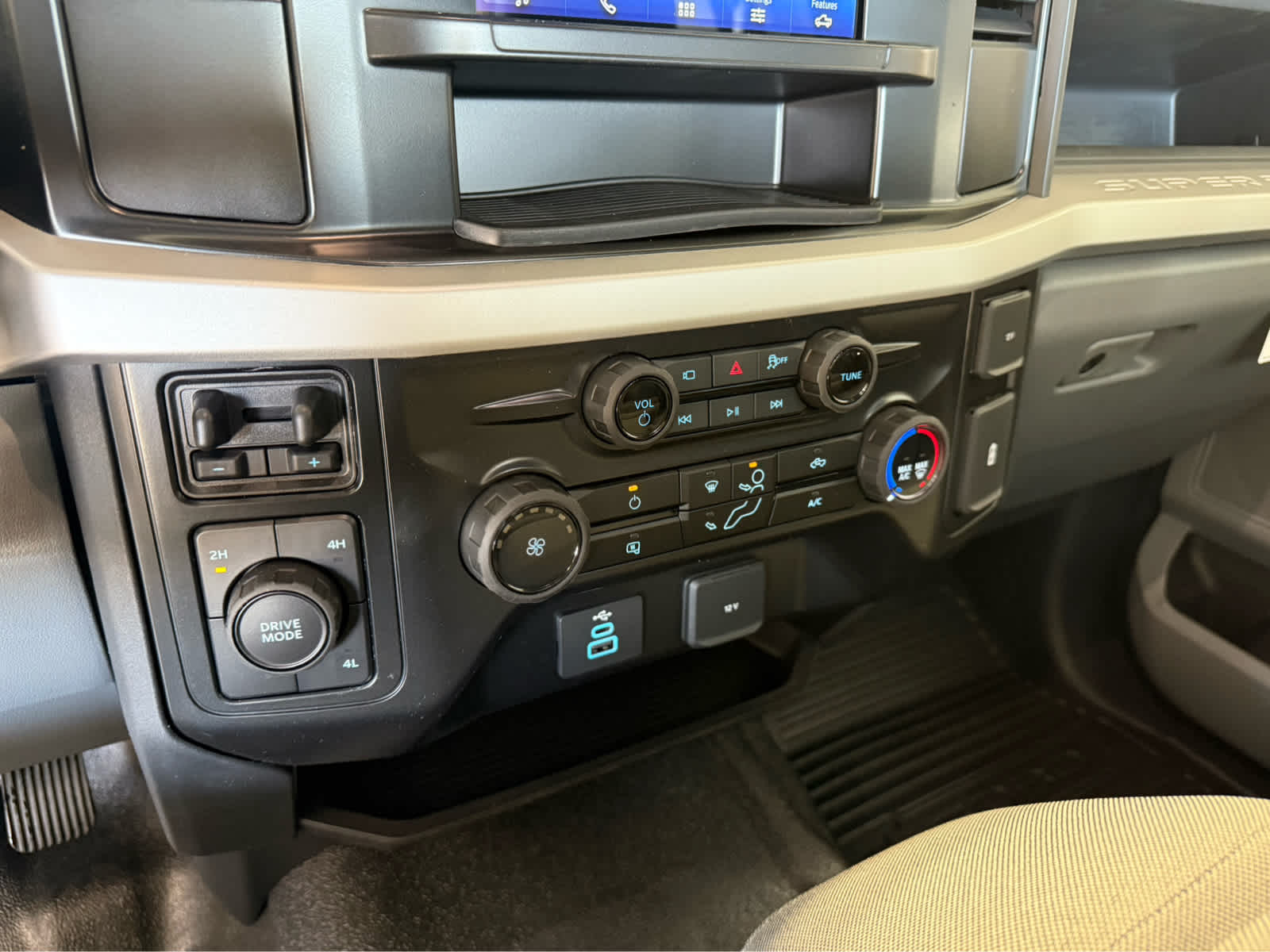 2026 Ford Super Duty F-350 DRW XL - AGATE BLACK exterior view 16