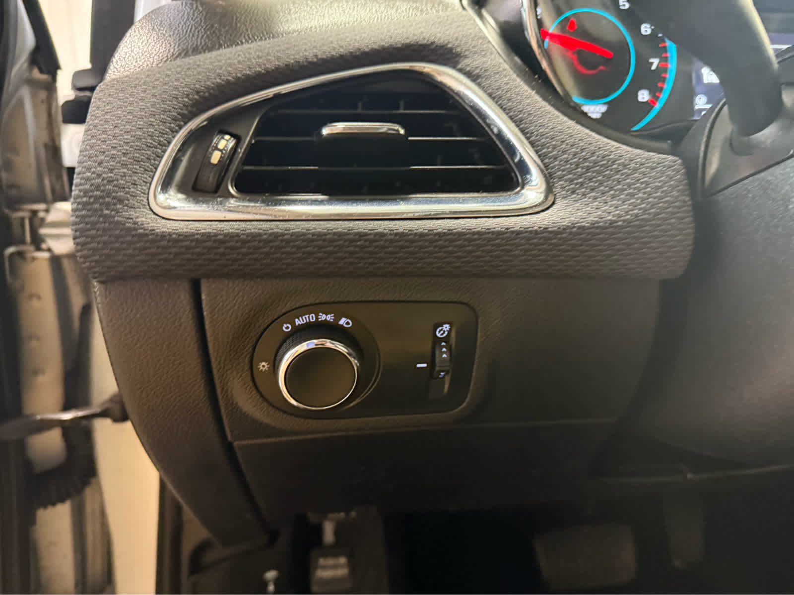 2018 Chevrolet Cruze LS - Silver Ice Metallic exterior view 9