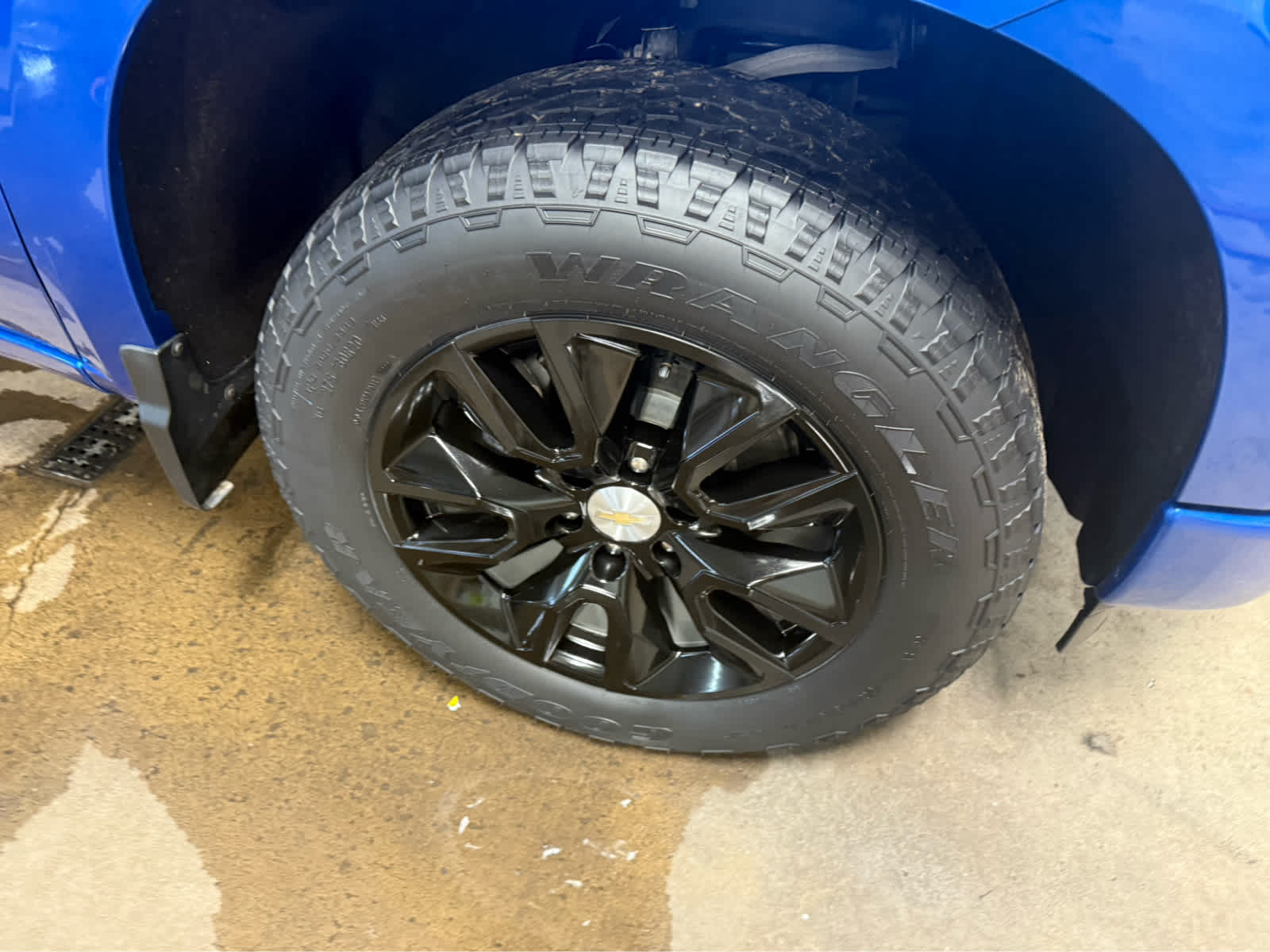 2023 Chevrolet Silverado 1500 Custom - Glacier Blue Metallic exterior view 4