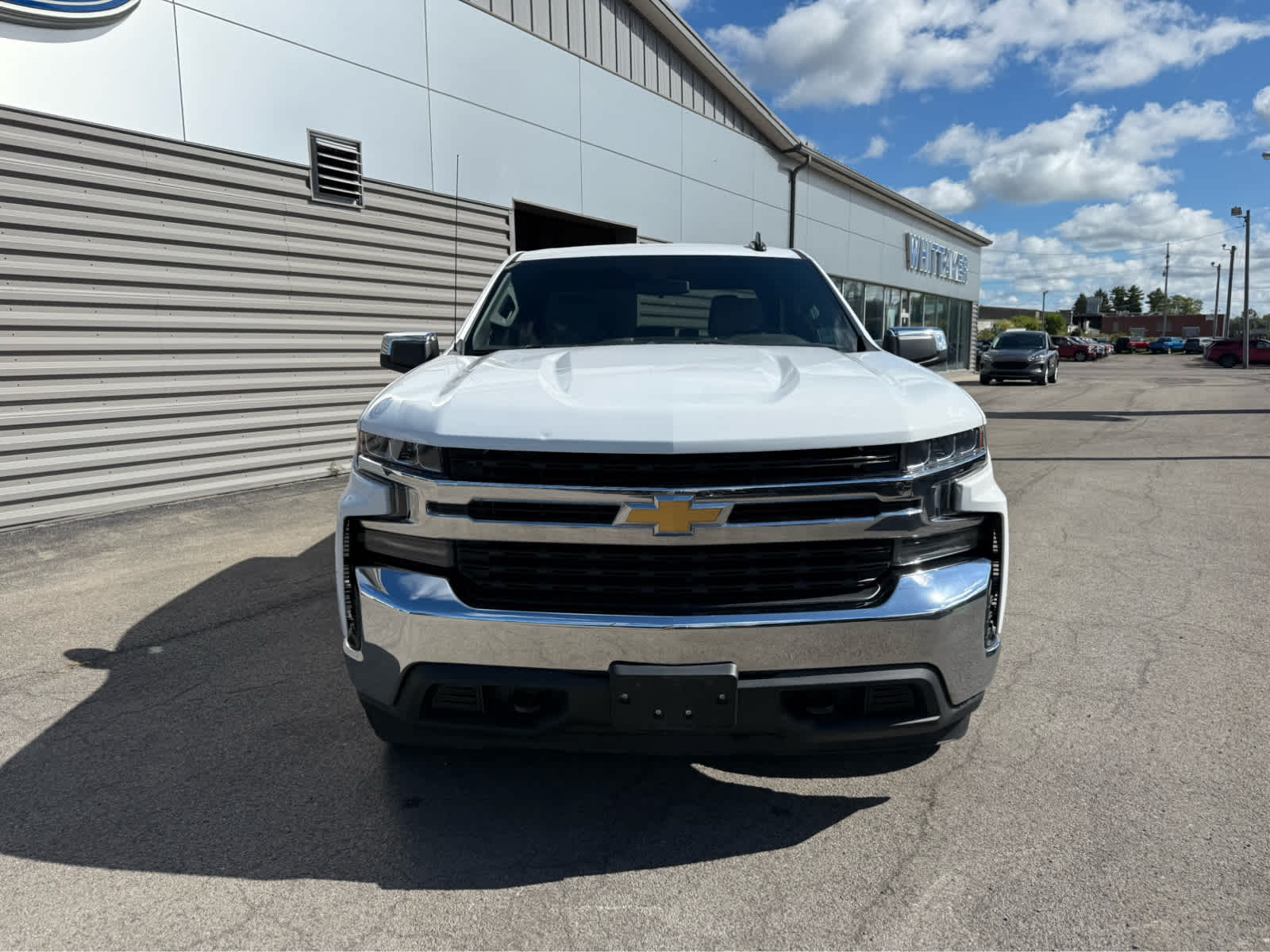 2019 Chevrolet Silverado 1500 LT - Summit White exterior view 3