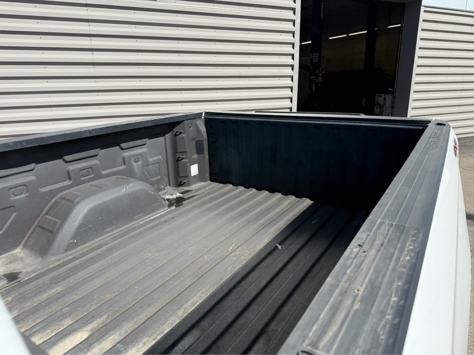 2019 Chevrolet Silverado 1500 LT - Summit White exterior view 5