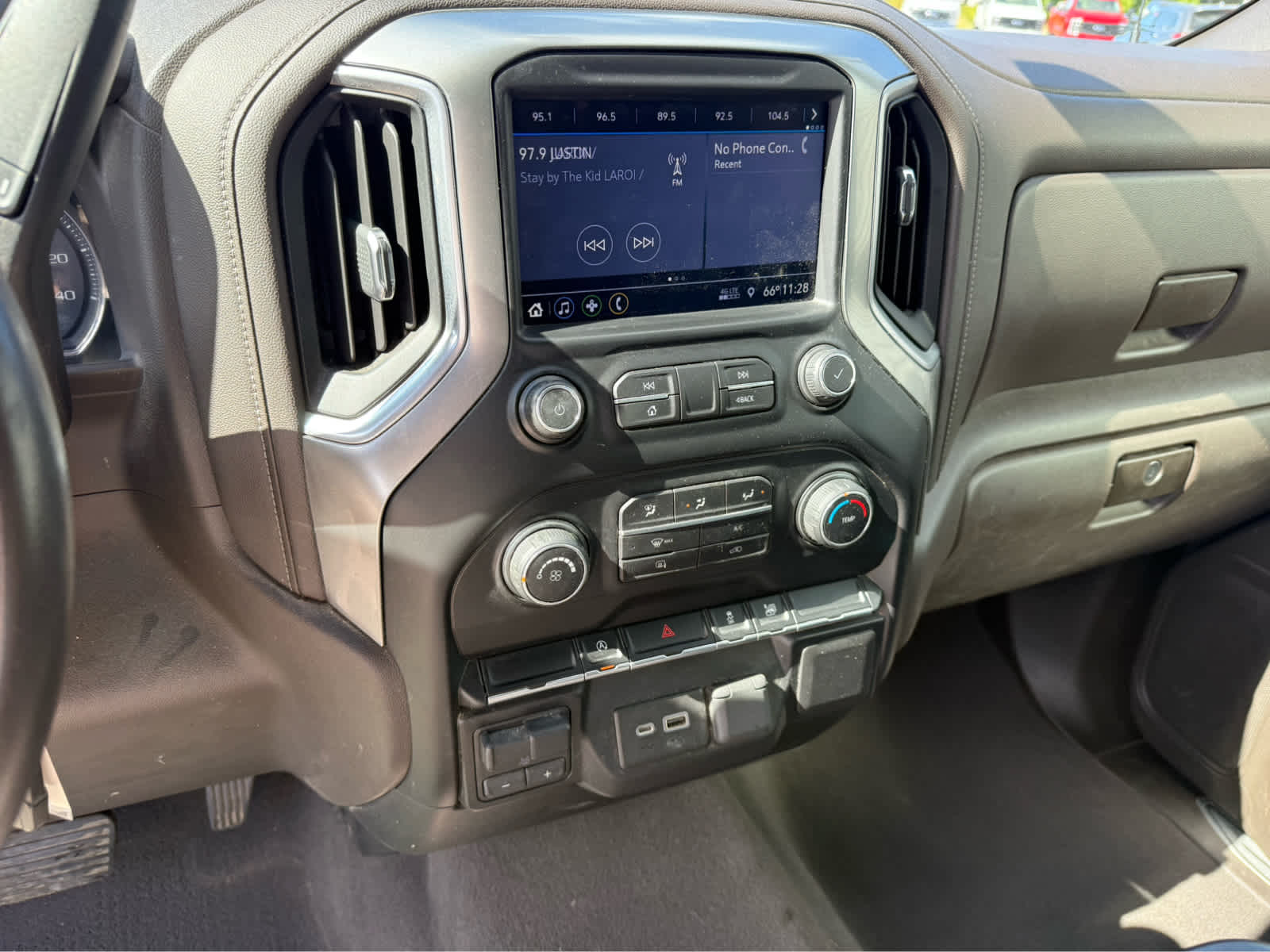 2019 Chevrolet Silverado 1500 LT - Summit White exterior view 13