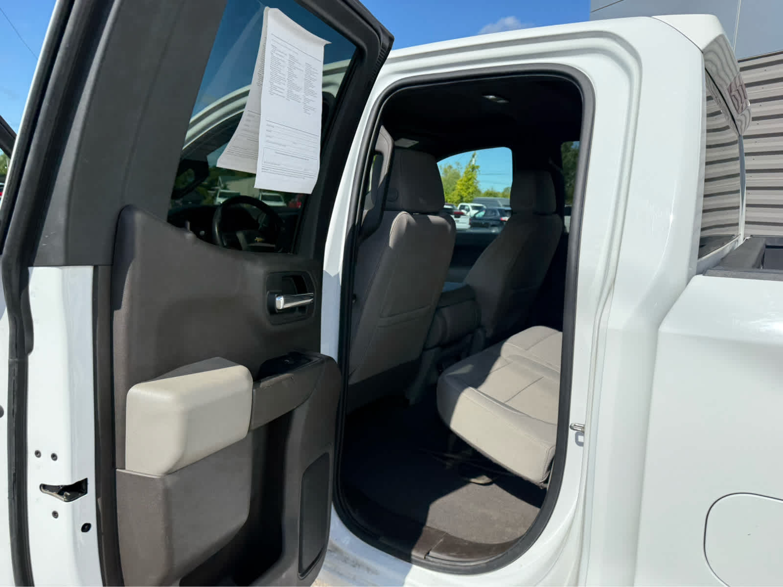2019 Chevrolet Silverado 1500 LT - Summit White exterior view 15