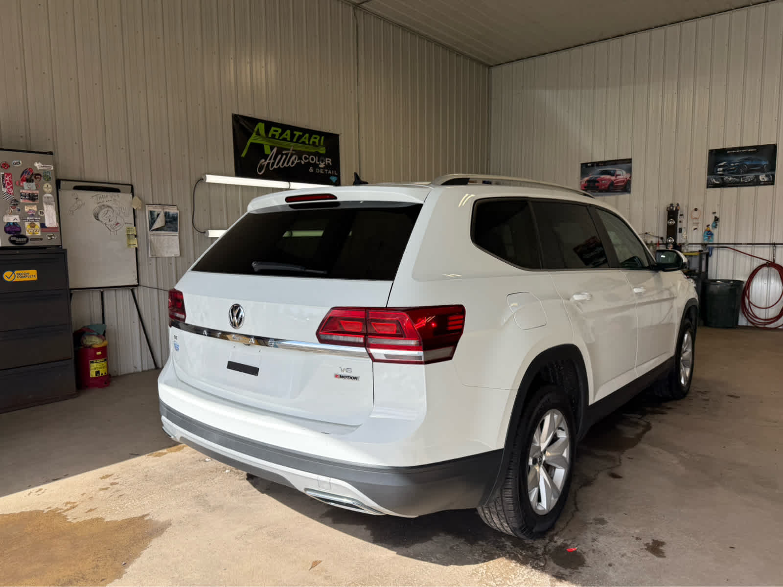 2018 Volkswagen Atlas 3.6L V6 SE - WHITE exterior view 5