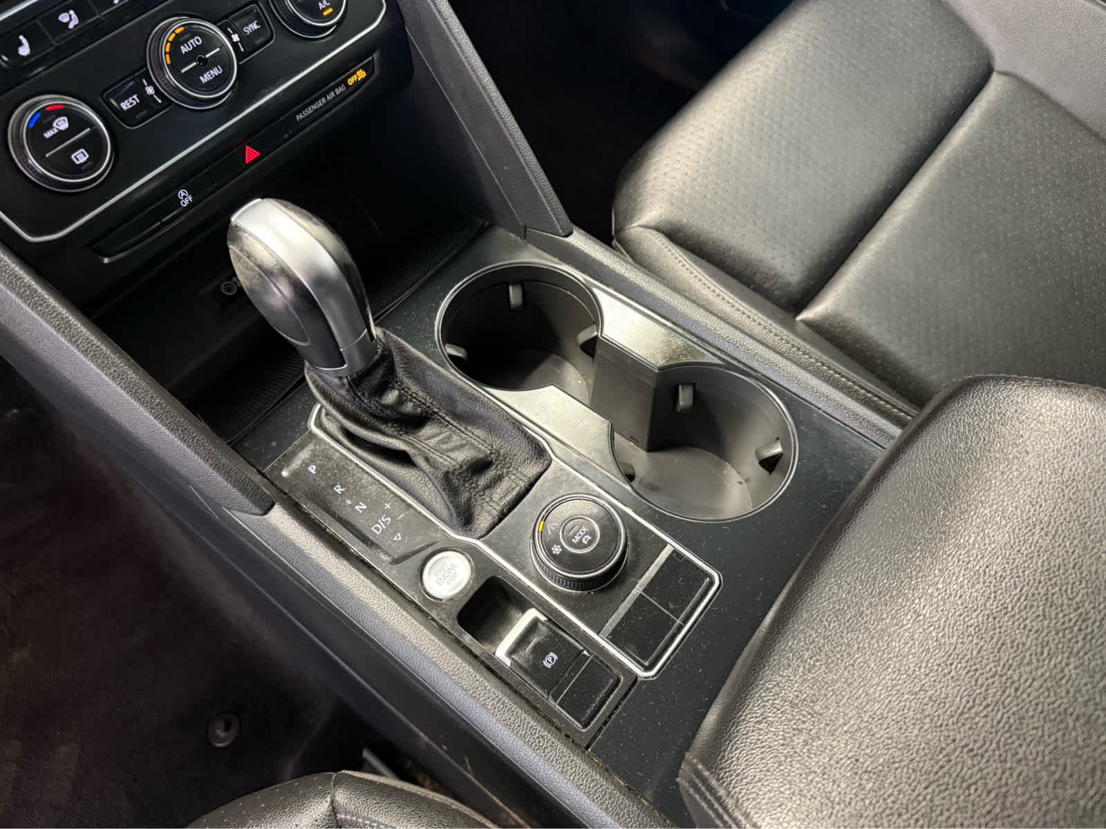 2018 Volkswagen Atlas 3.6L V6 SE - WHITE exterior view 13