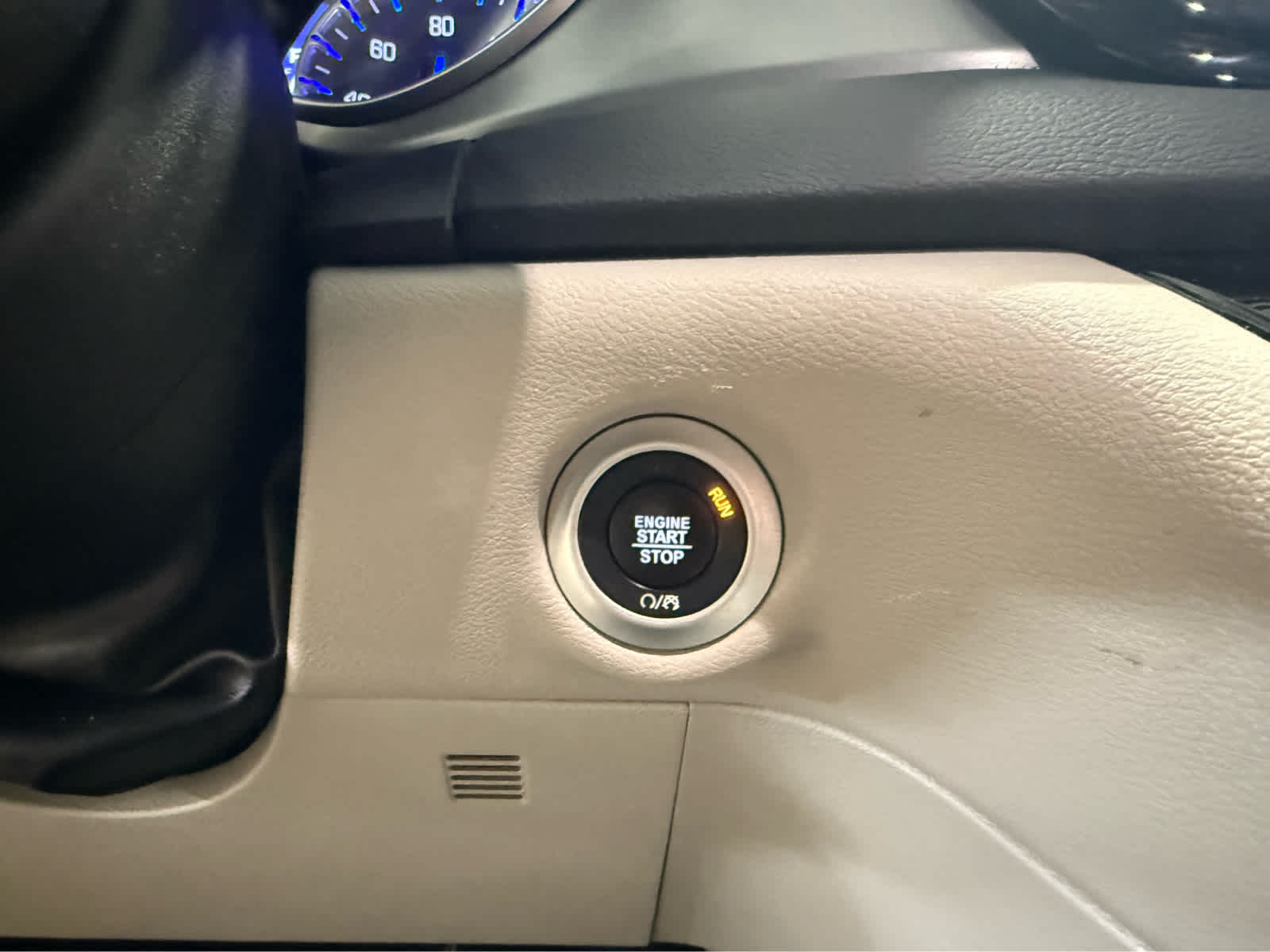 2024 Chrysler Pacifica Touring L - Bright White Clearcoat exterior view 12