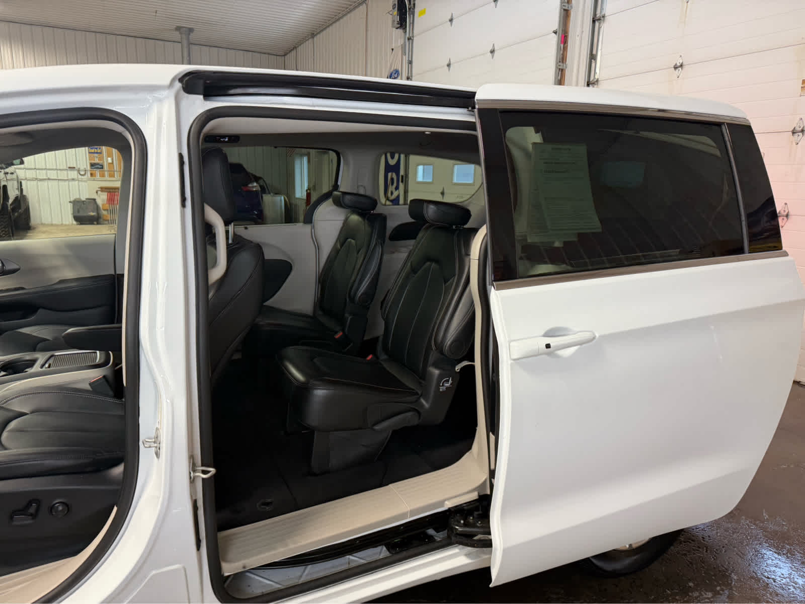 2024 Chrysler Pacifica Touring L - Bright White Clearcoat exterior view 14