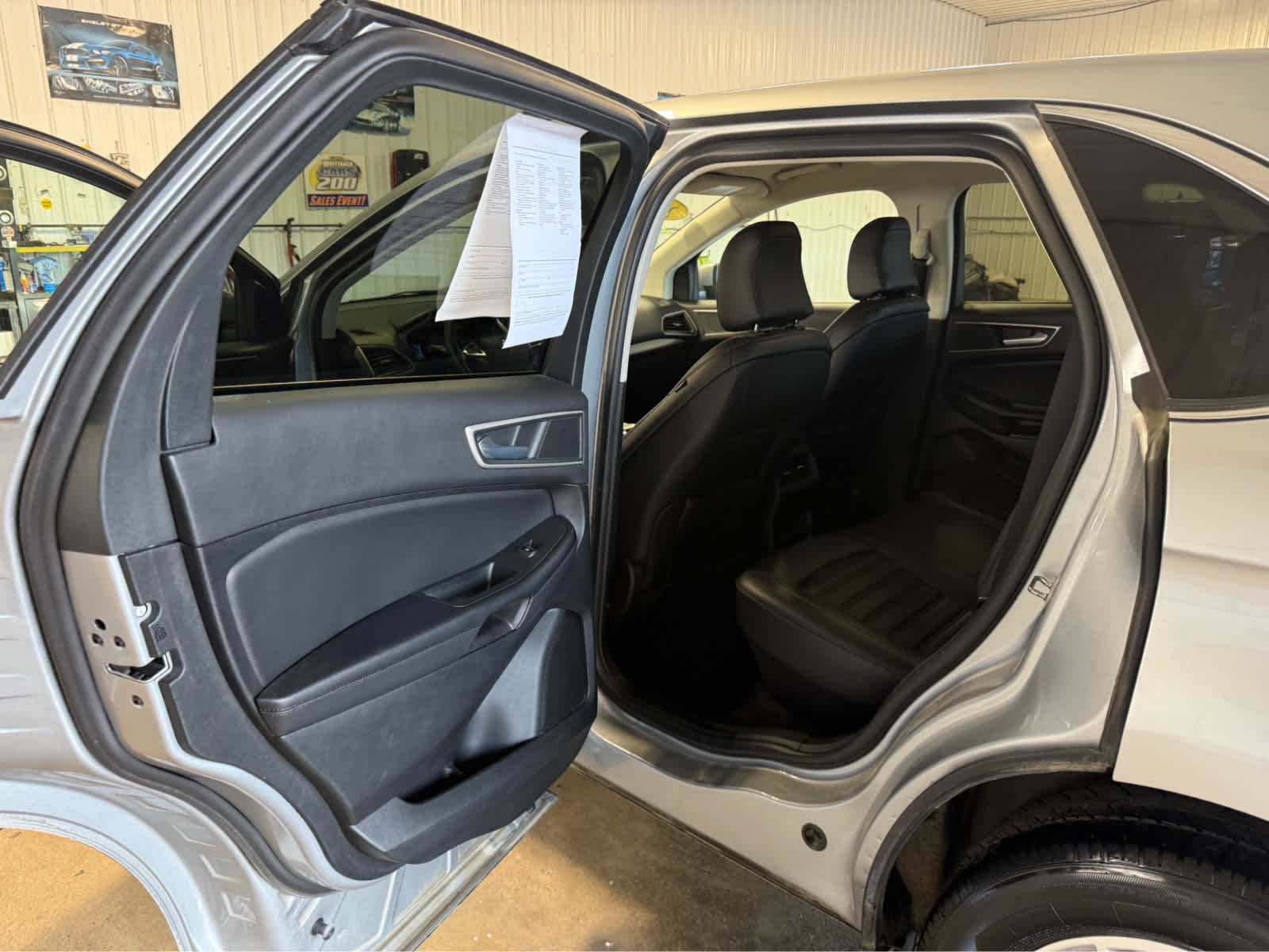 2024 Ford Edge SEL - Iconic Silver Metallic exterior view 15