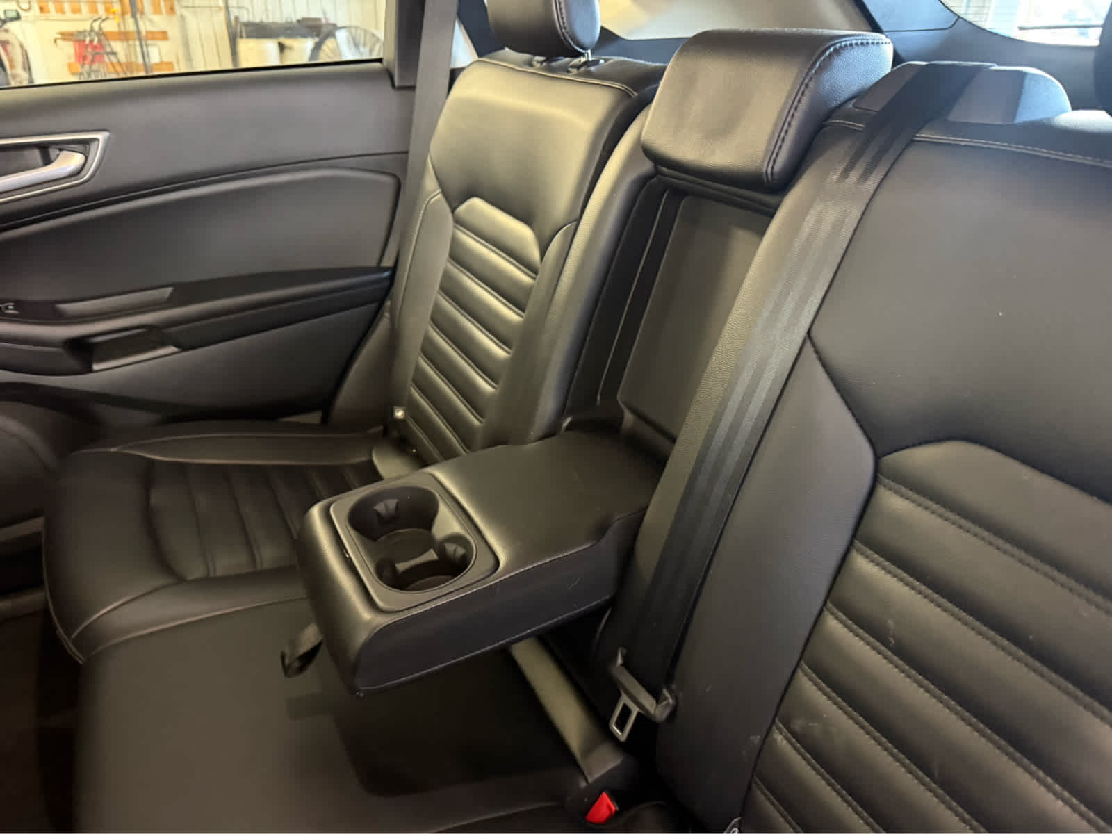 2024 Ford Edge SEL - Iconic Silver Metallic exterior view 16