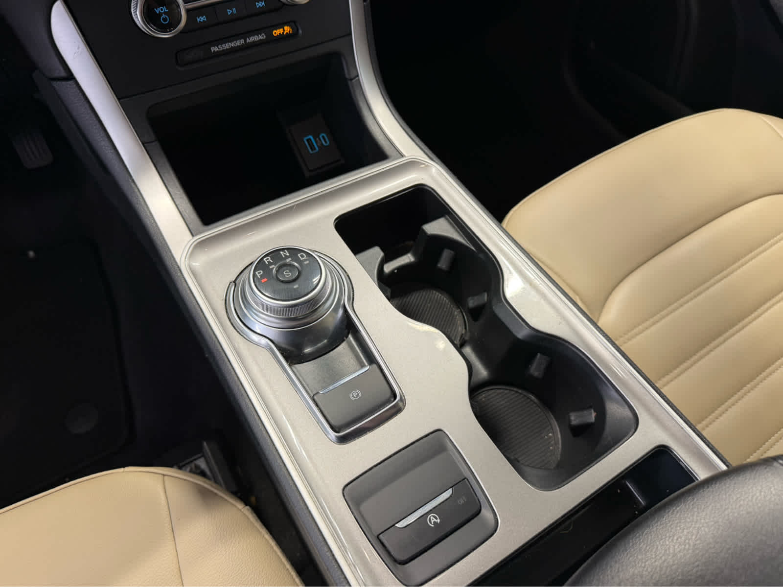 2024 Ford Edge SEL - Carbonized Gray Metallic exterior view 14