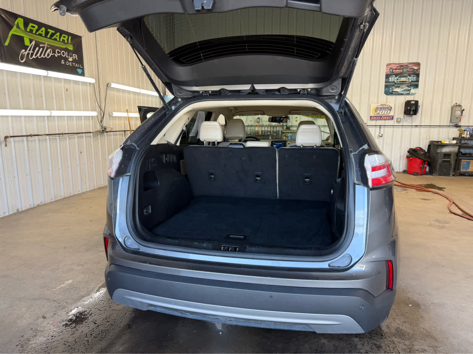 2024 Ford Edge SEL - Carbonized Gray Metallic exterior view 17